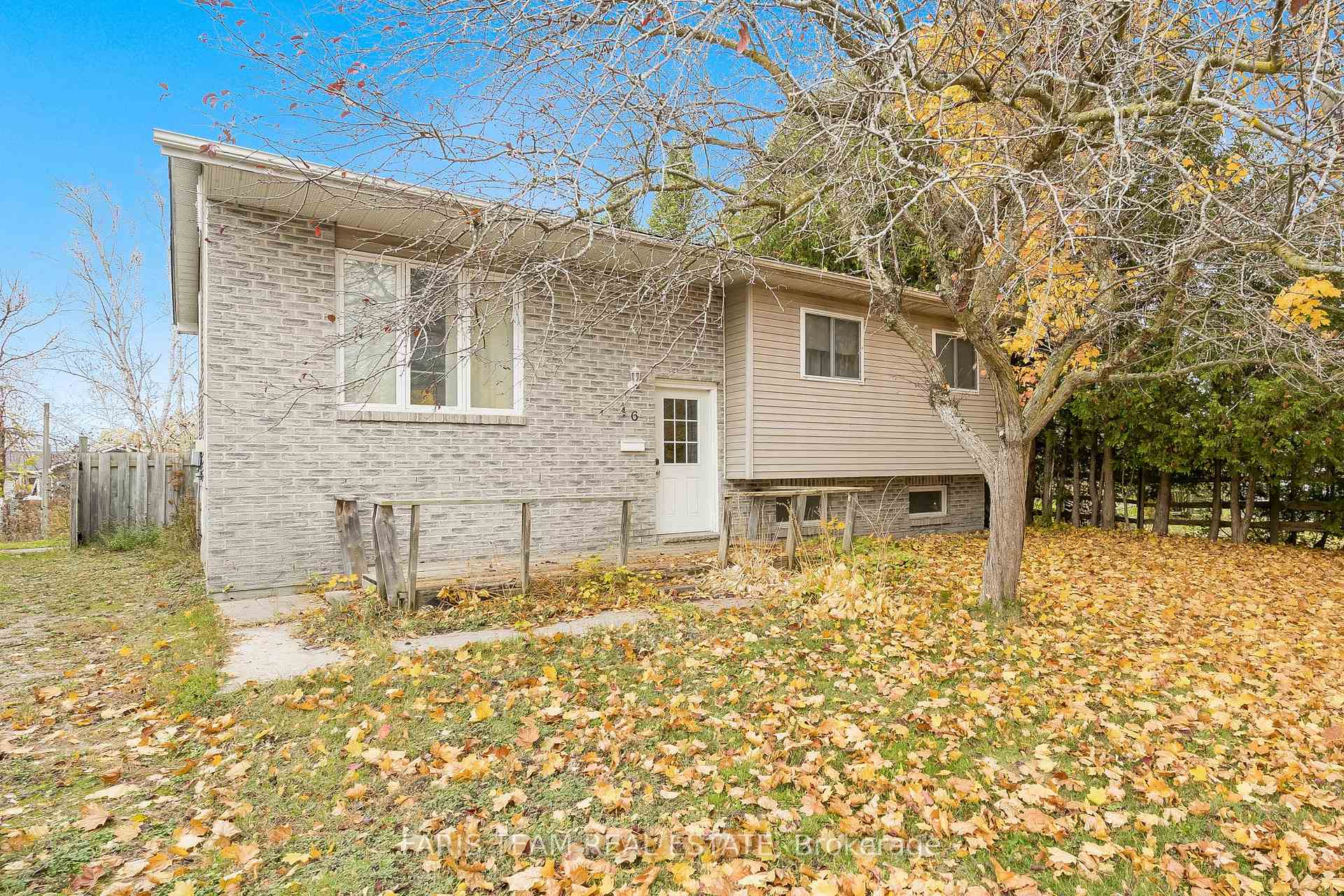 Photo 1 of 46 Centennial Avenue, Springwater, Elmvale — HOMEH