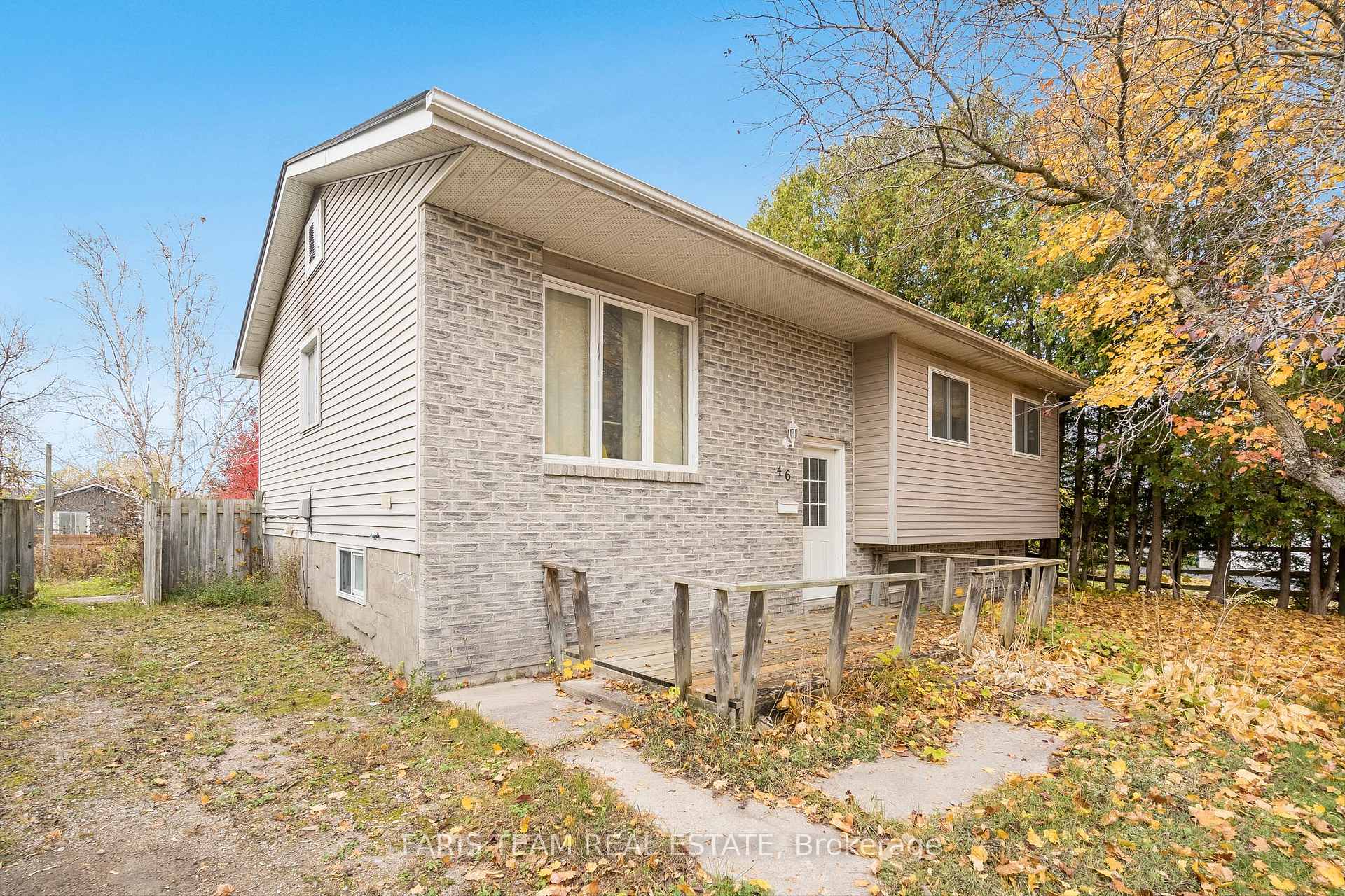 Photo 3 of 46 Centennial Avenue, Springwater, Elmvale — HOMEH