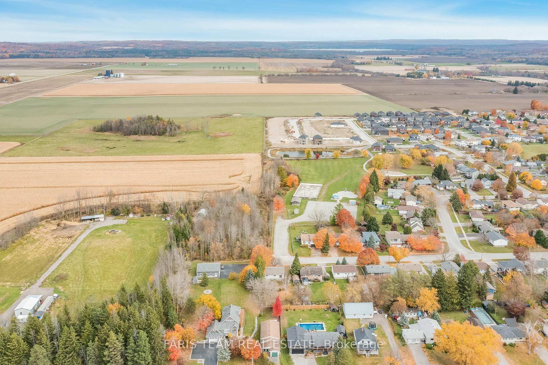 Photo 6 of 46 Centennial Avenue, Springwater, Elmvale — HOMEH