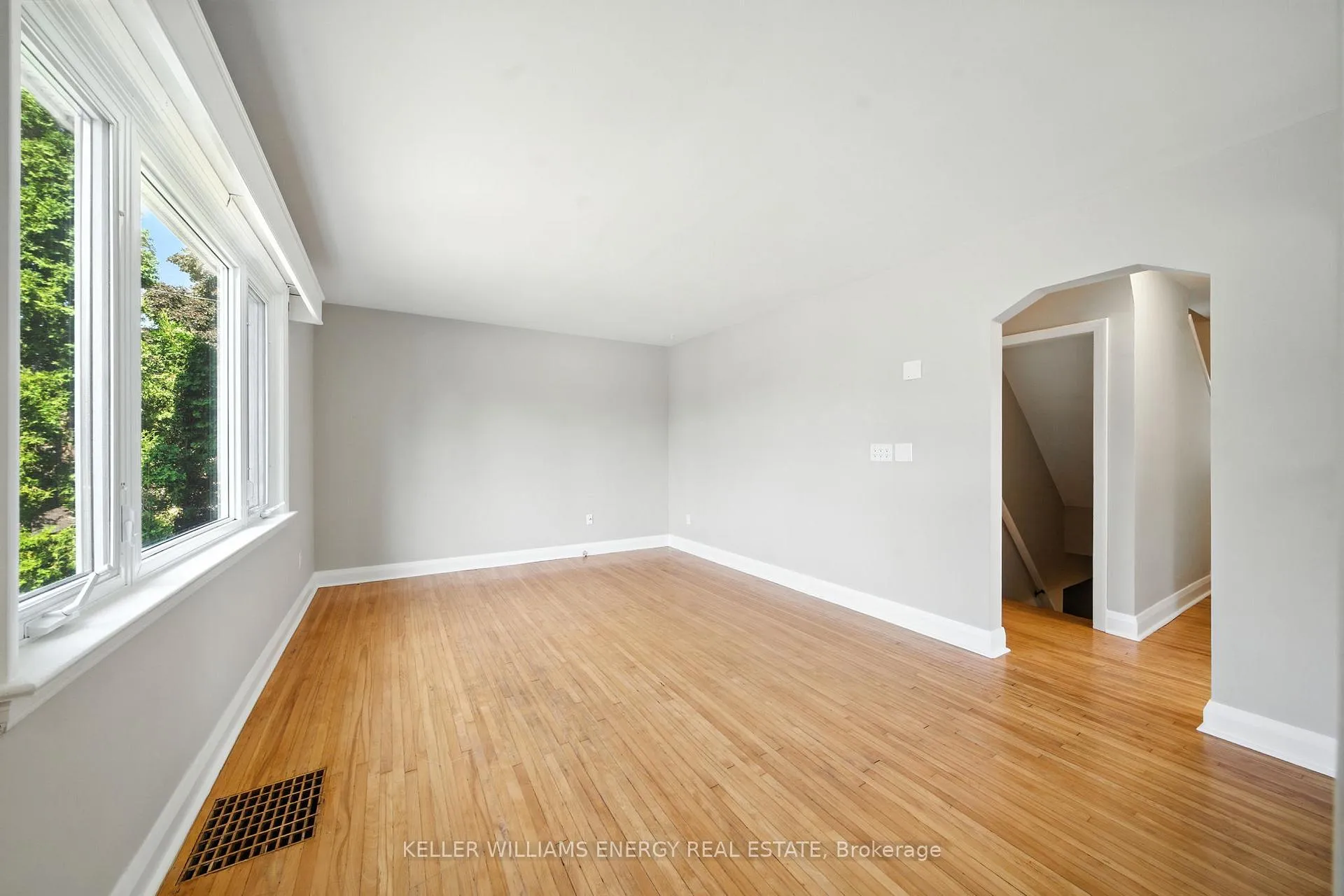 Photo 4 of 738 Snelgrove Road, Peterborough, Ashburnham Ward 4 — HOMEH