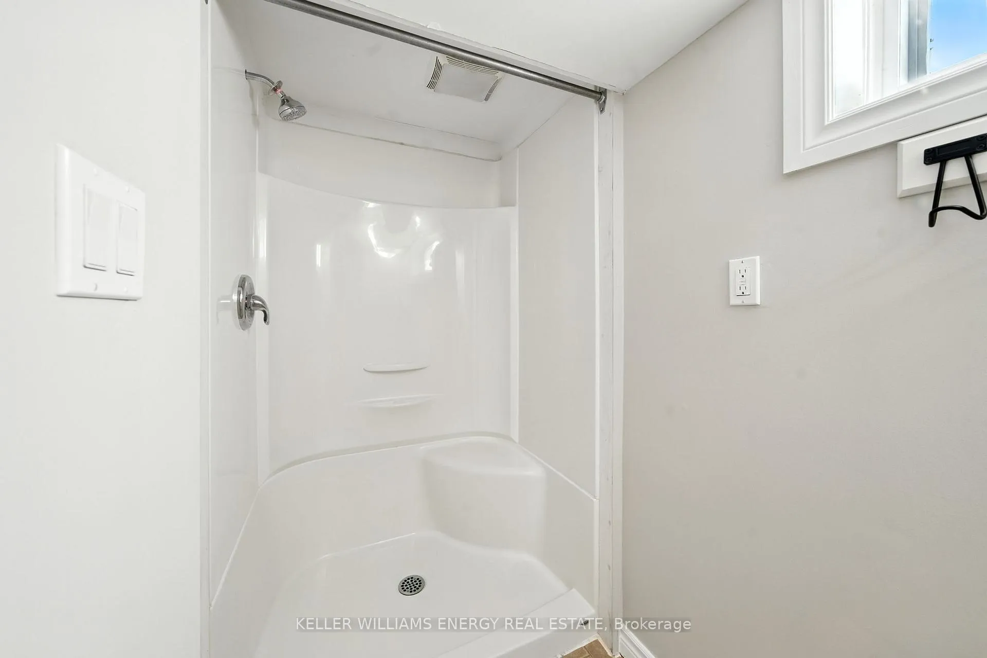 Photo 15 of 738 Snelgrove Road, Peterborough, Ashburnham Ward 4 — HOMEH