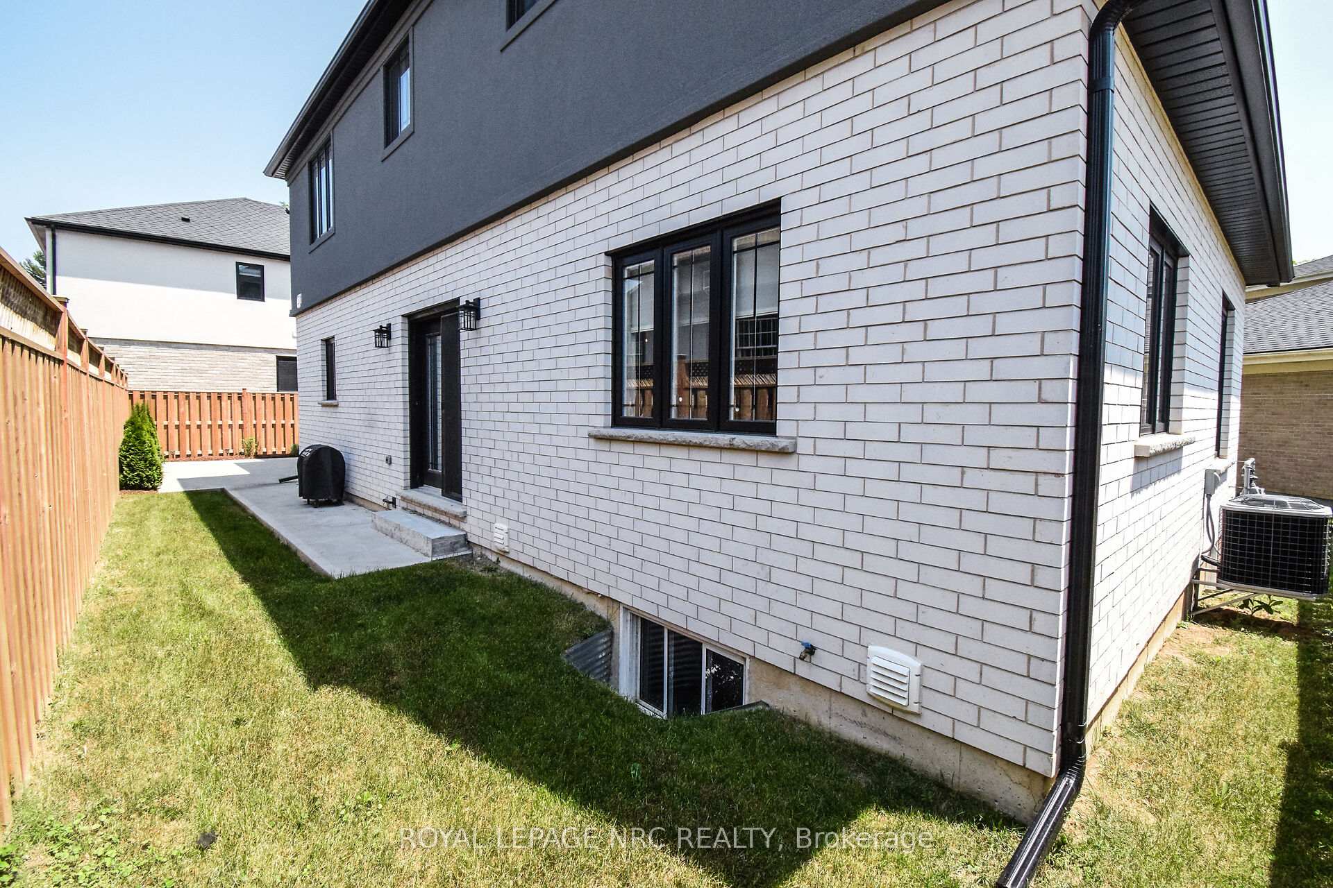 Photo 37 of 10B Port Royal Crescent, St. Catharines, Martindale Pond — HOMEH