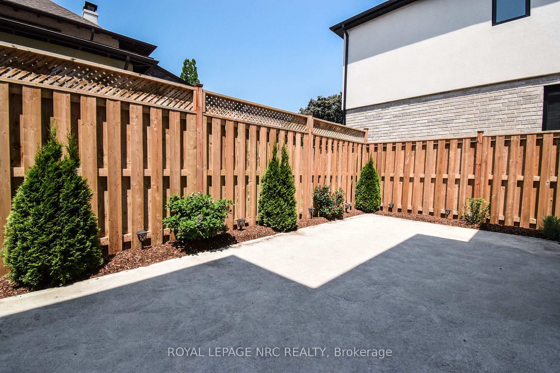 Photo 38 of 10B Port Royal Crescent, St. Catharines, Martindale Pond — HOMEH