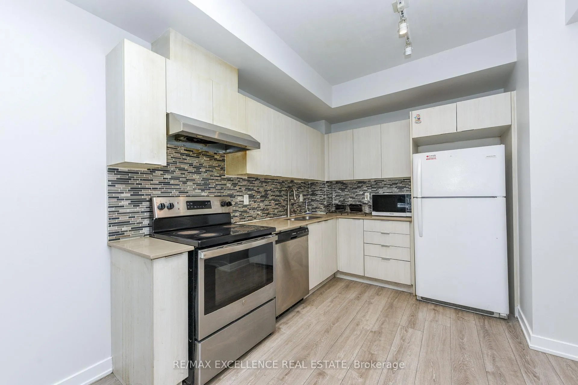 Photo 6 of Unit 42, 200 Malta Avenue, Brampton, Fletcher's Creek South — HOMEH