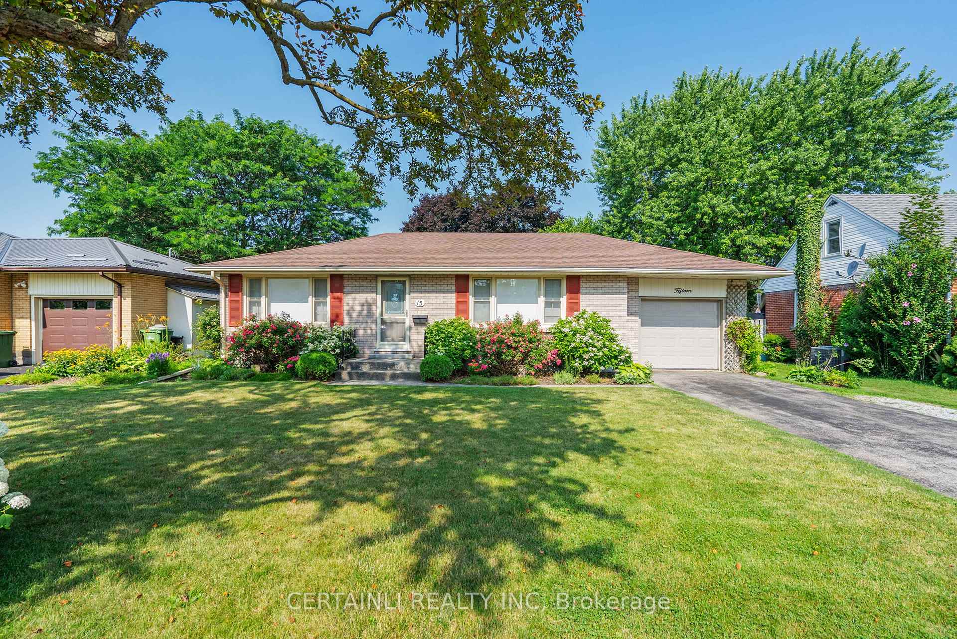 Photo 1 of 15 Hepburn Avenue, St. Thomas — HOMEH