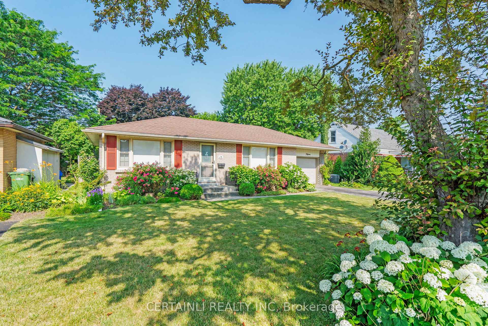 Photo 3 of 15 Hepburn Avenue, St. Thomas — HOMEH