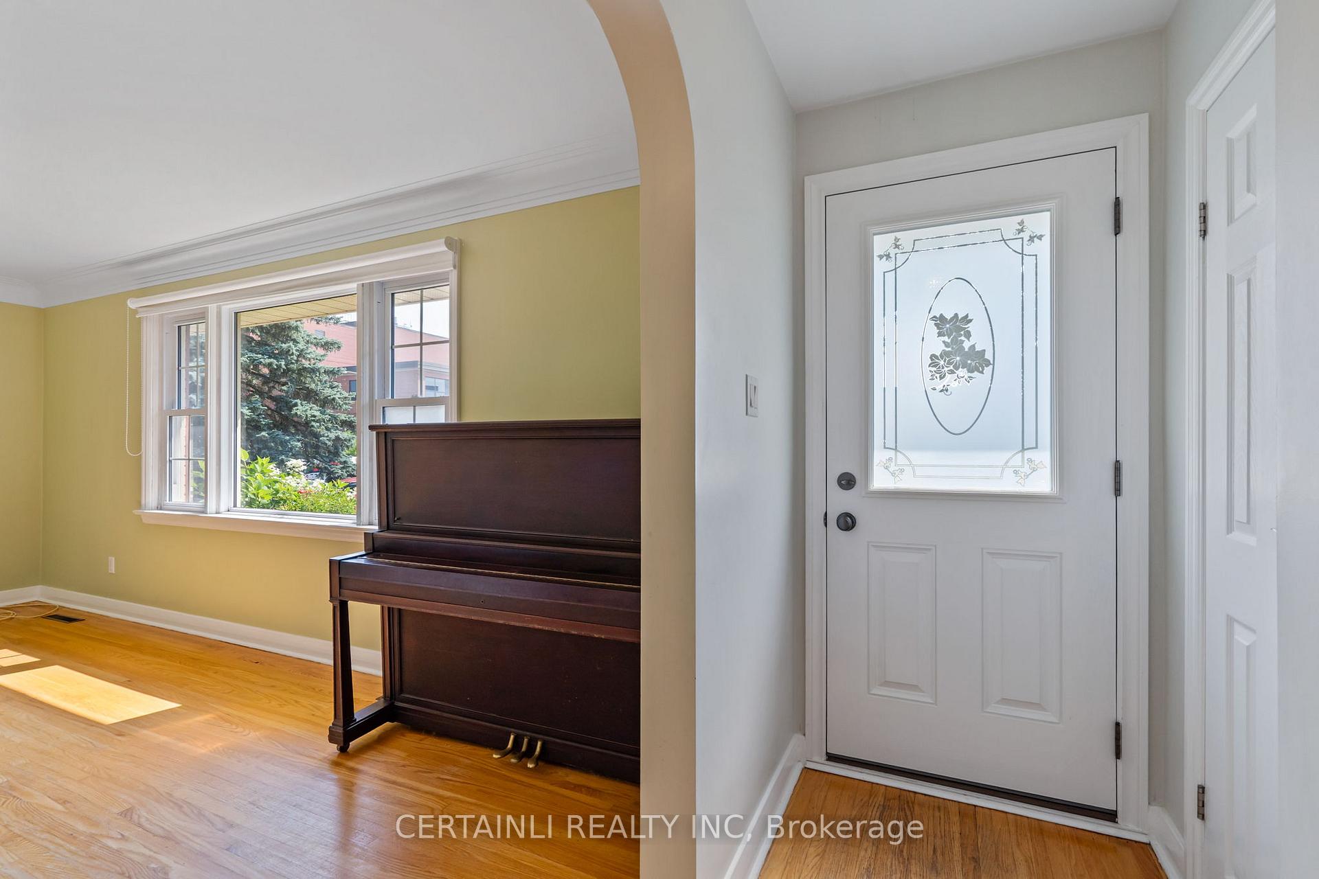 Photo 4 of 15 Hepburn Avenue, St. Thomas — HOMEH