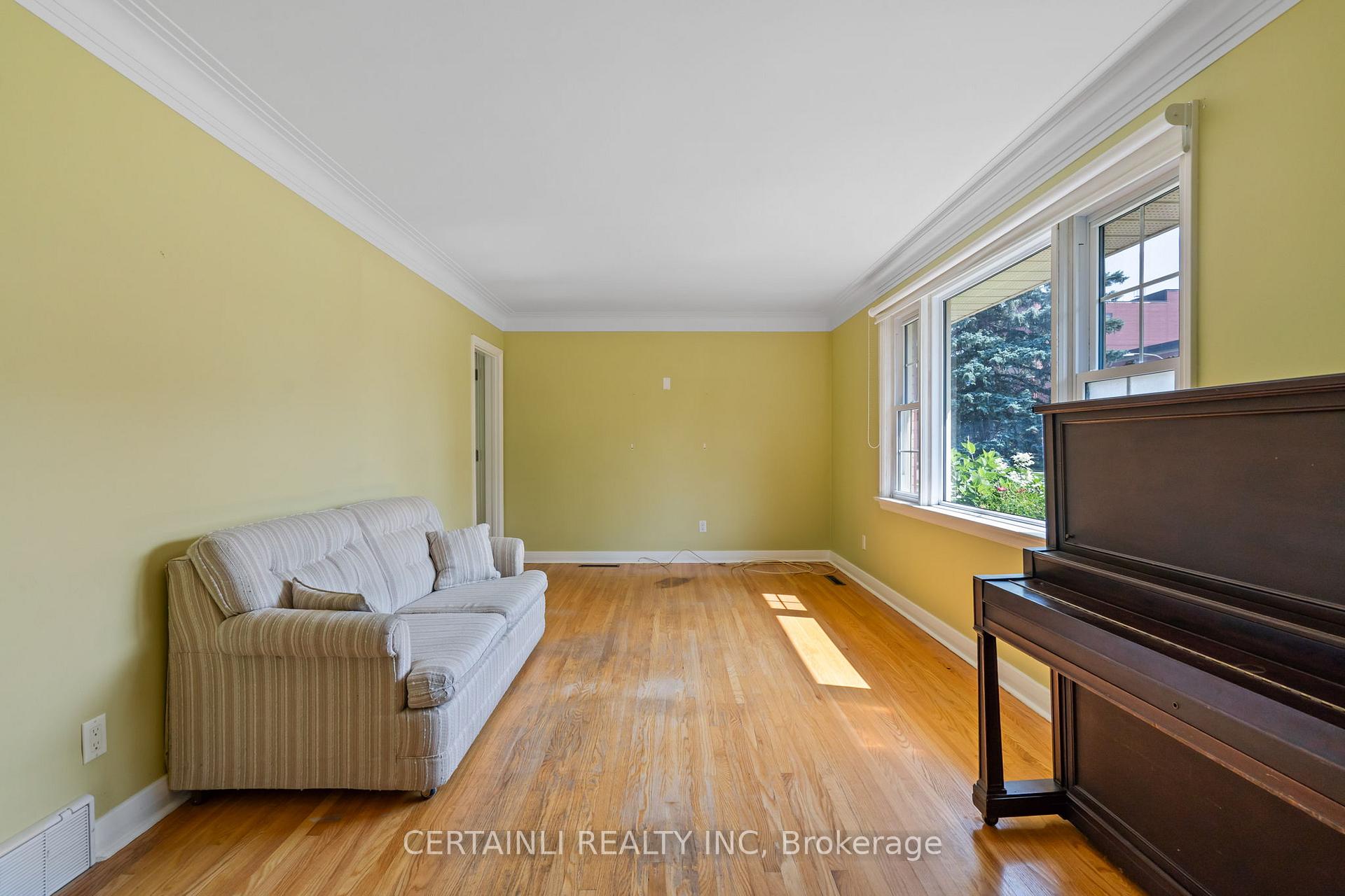 Photo 5 of 15 Hepburn Avenue, St. Thomas — HOMEH