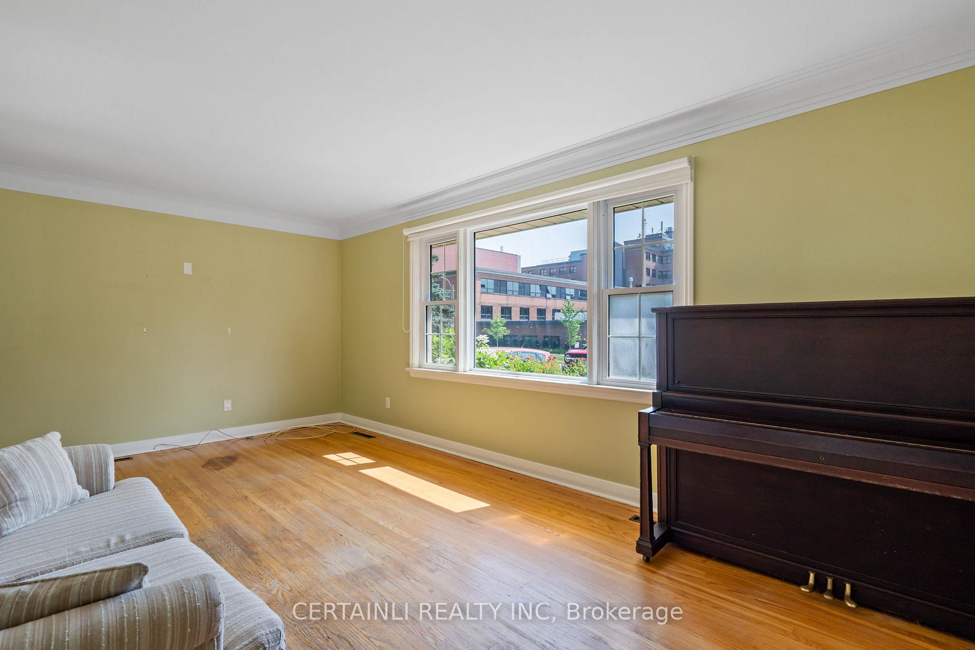 Photo 6 of 15 Hepburn Avenue, St. Thomas — HOMEH