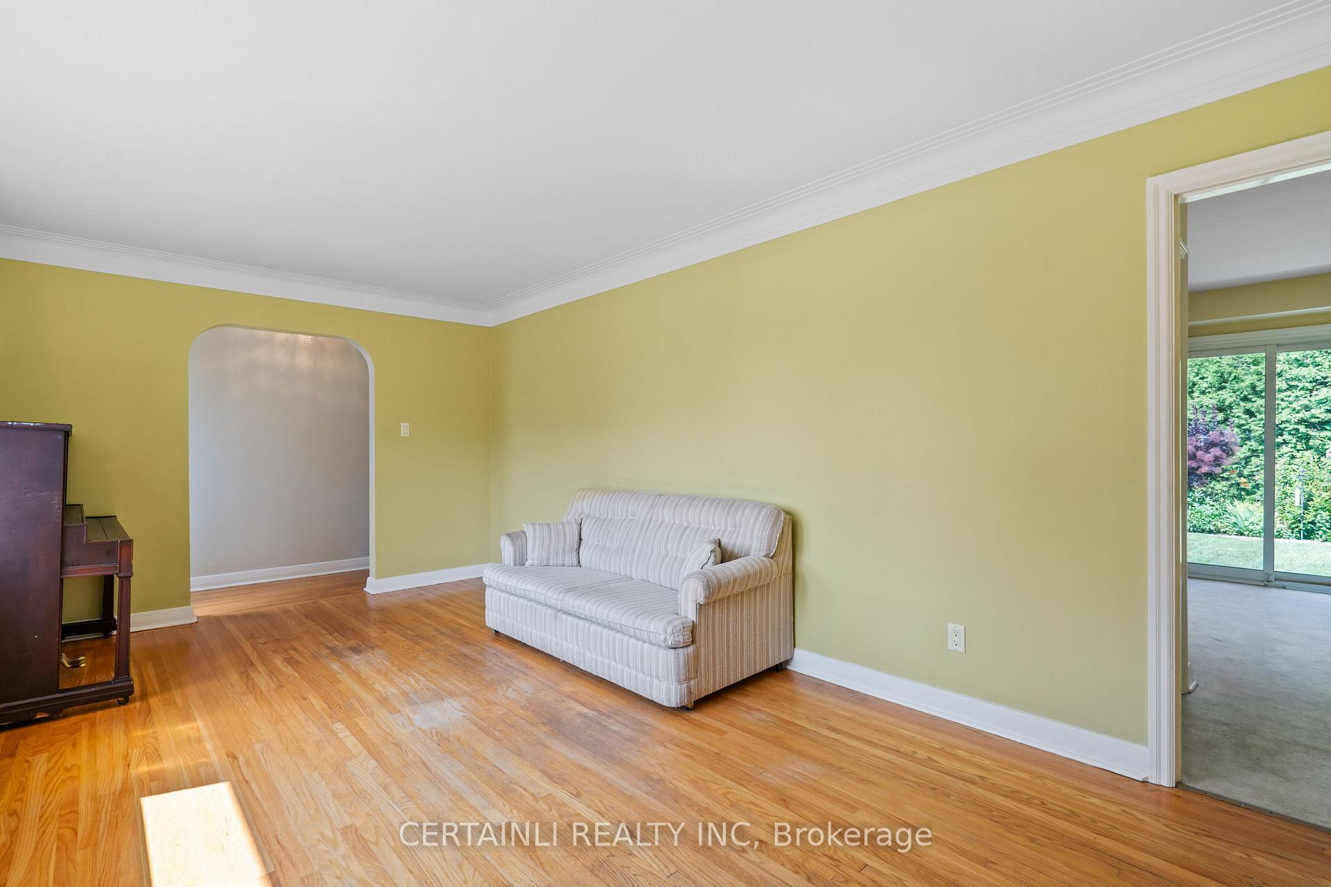 Photo 7 of 15 Hepburn Avenue, St. Thomas — HOMEH