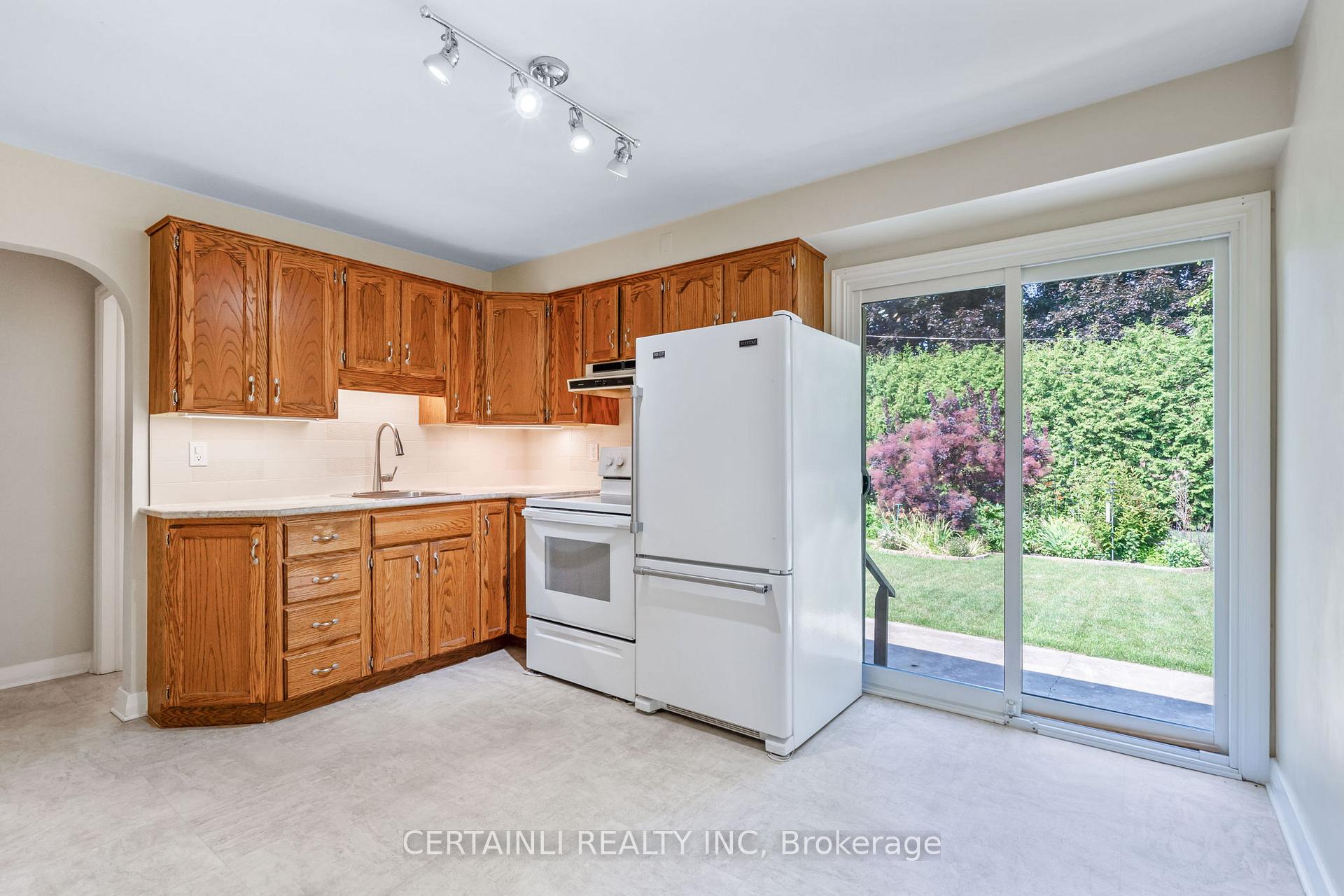 Photo 9 of 15 Hepburn Avenue, St. Thomas — HOMEH