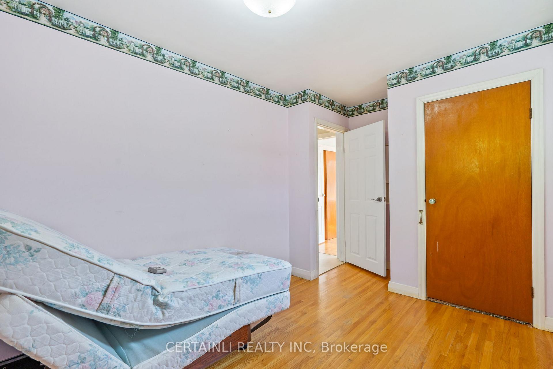 Photo 17 of 15 Hepburn Avenue, St. Thomas — HOMEH
