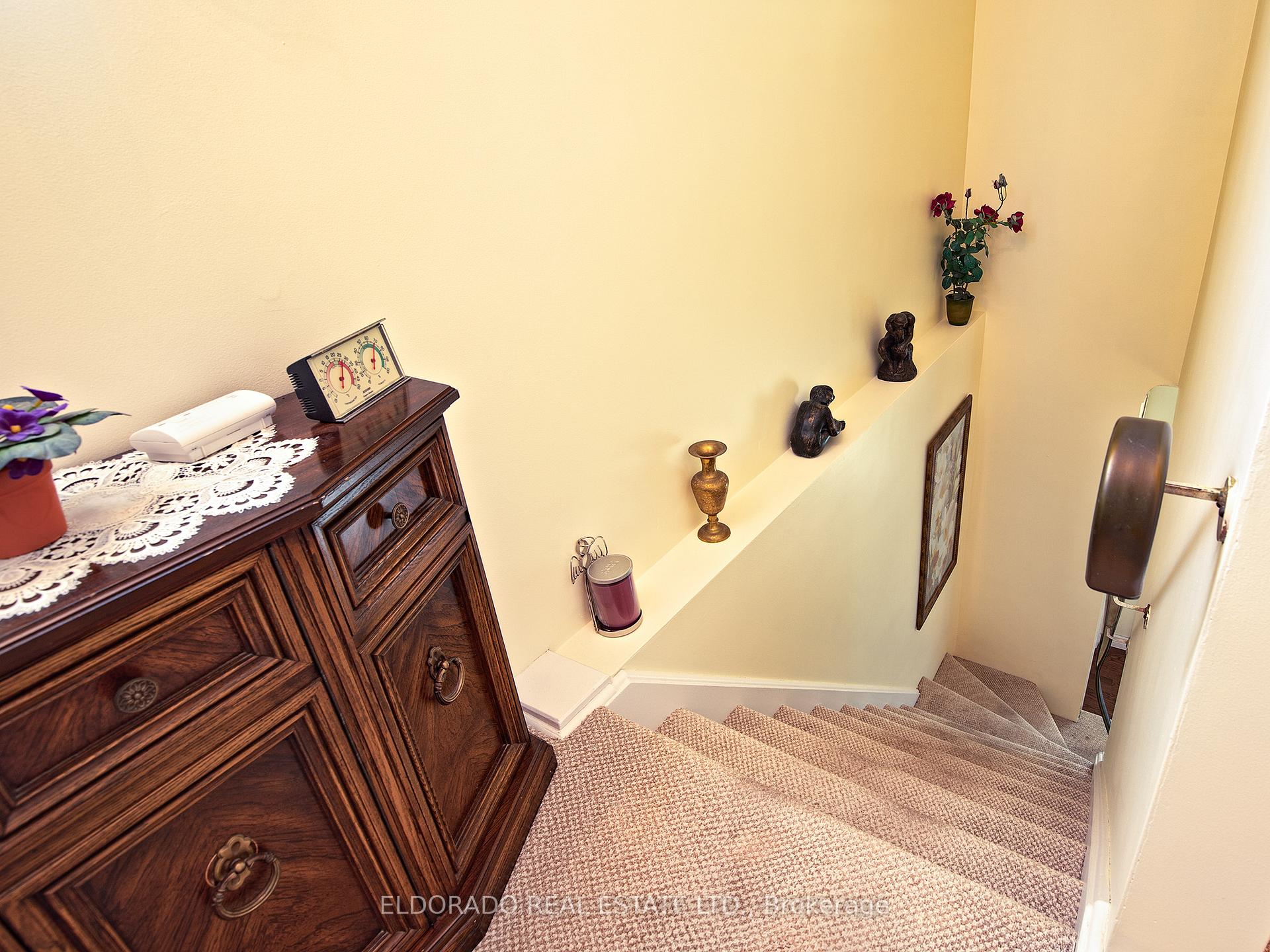Photo 6 of 3 Black Knight Road, St. Catharines, Lakeport — HOMEH