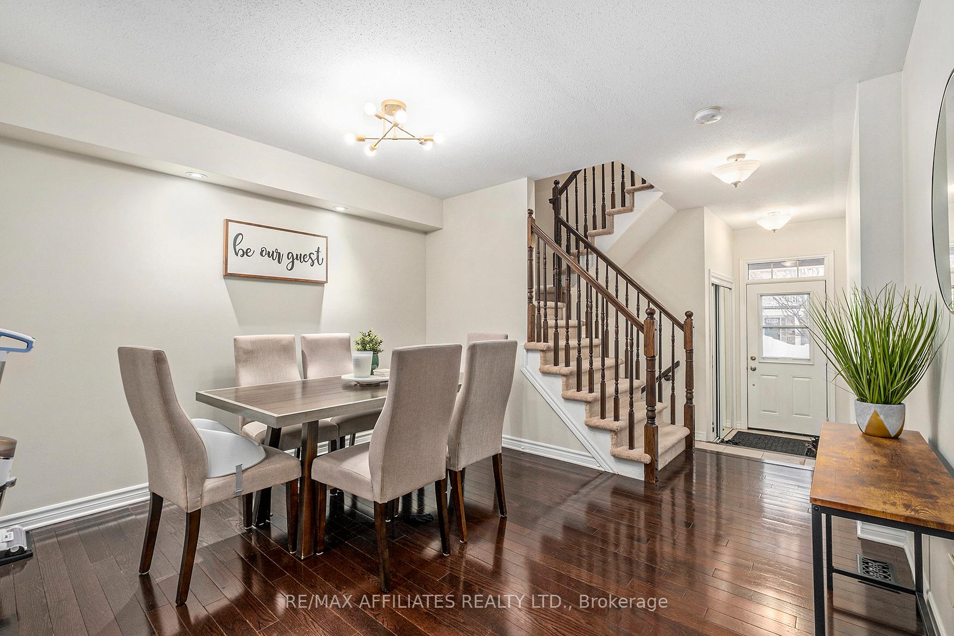 Photo 3 of 284 Par-La-Ville Circle, Ottawa, Stittsville (North) — HOMEH