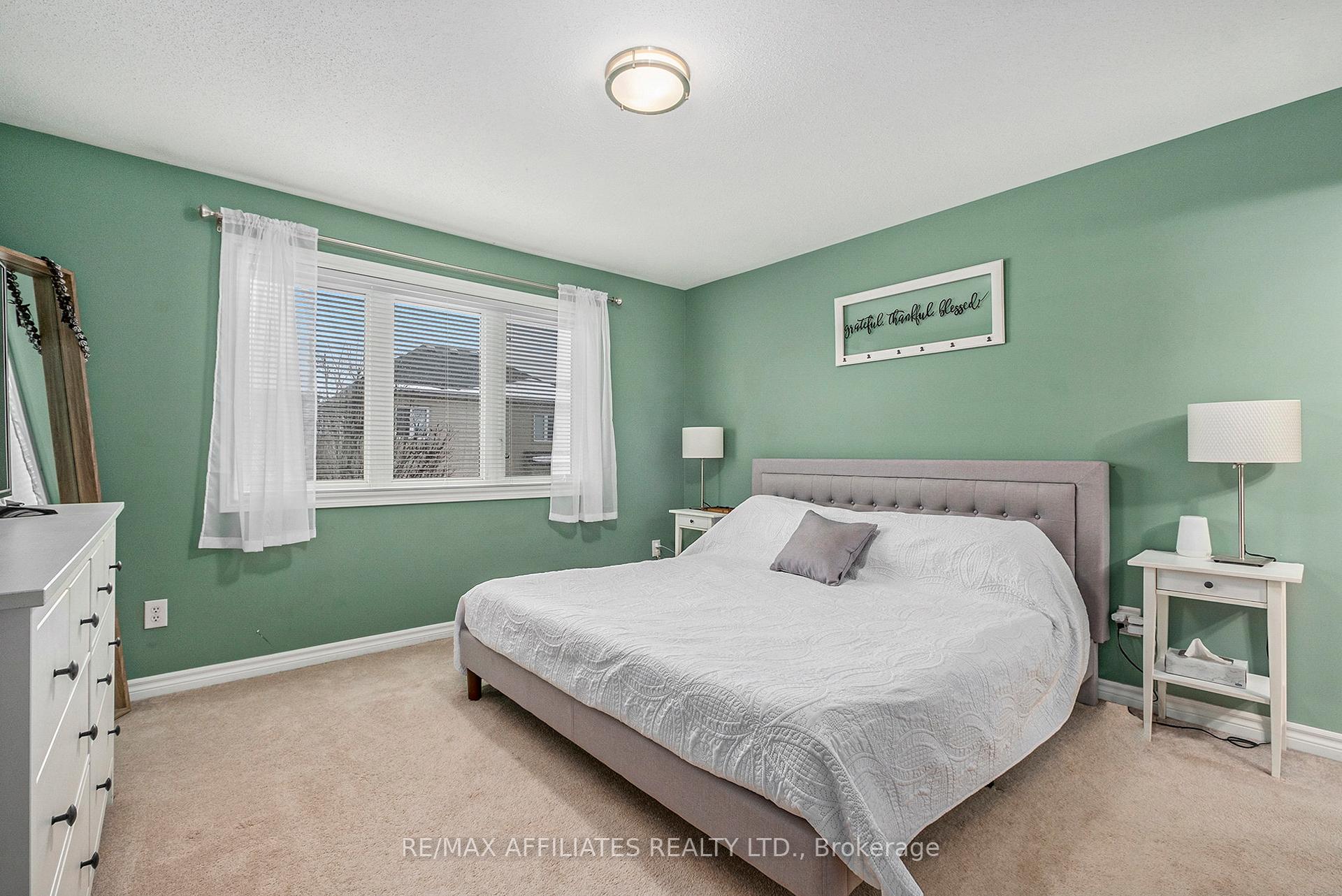 Photo 8 of 284 Par-La-Ville Circle, Ottawa, Stittsville (North) — HOMEH
