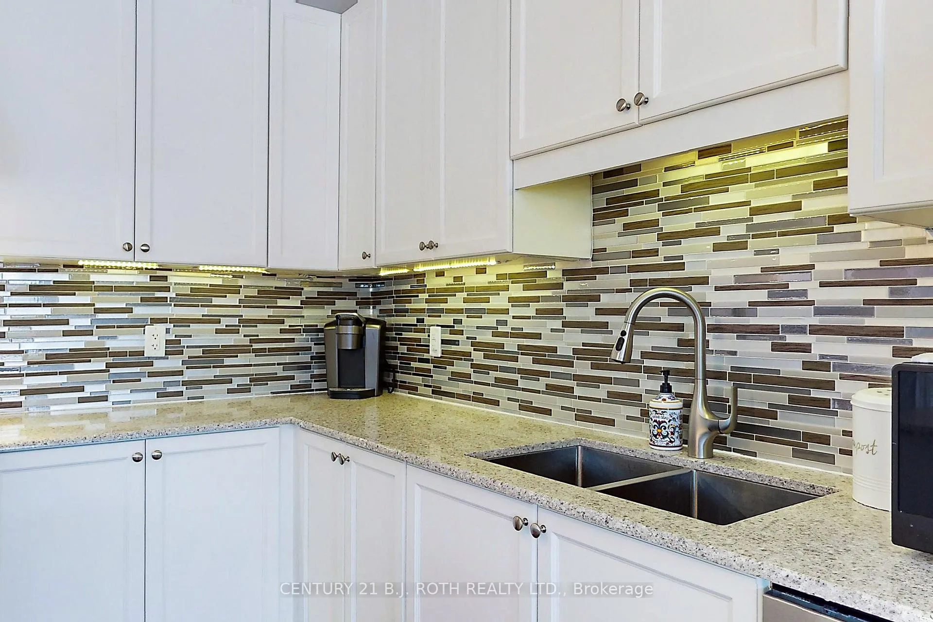 Photo 9 of 157 Mary Street, Clearview, Creemore — HOMEH