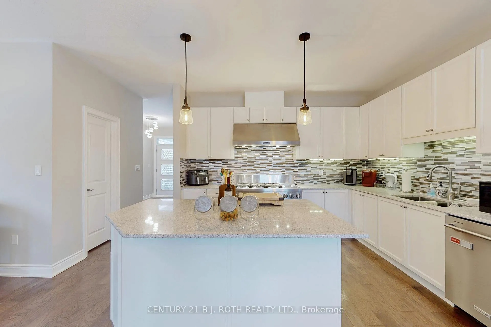 Photo 10 of 157 Mary Street, Clearview, Creemore — HOMEH
