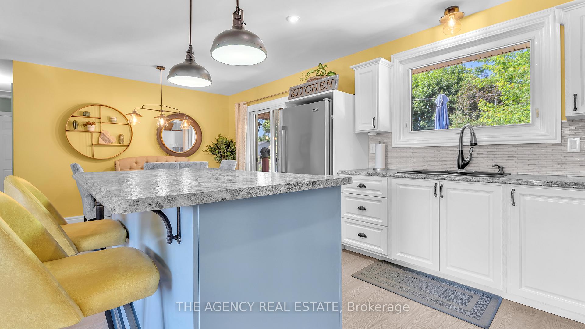 Photo 9 of 4 Applewood Crescent, St. Thomas — HOMEH
