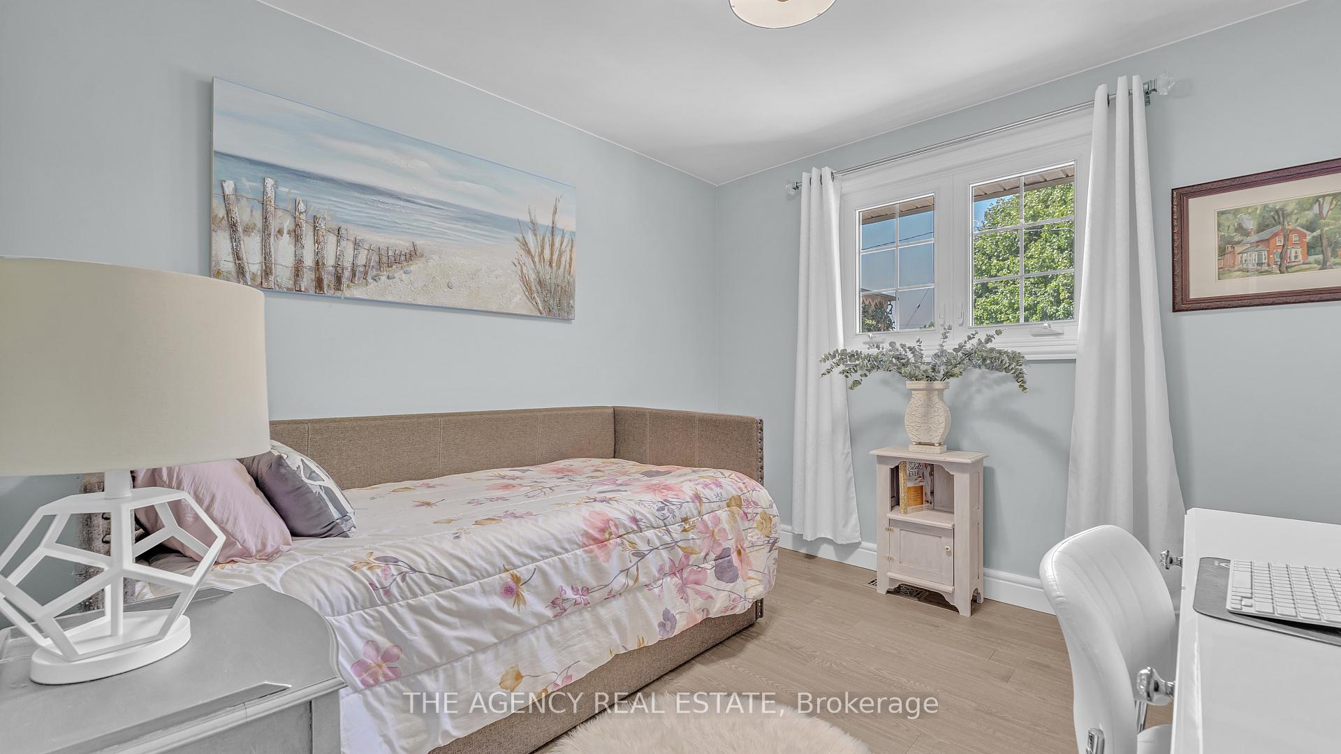 Photo 13 of 4 Applewood Crescent, St. Thomas — HOMEH