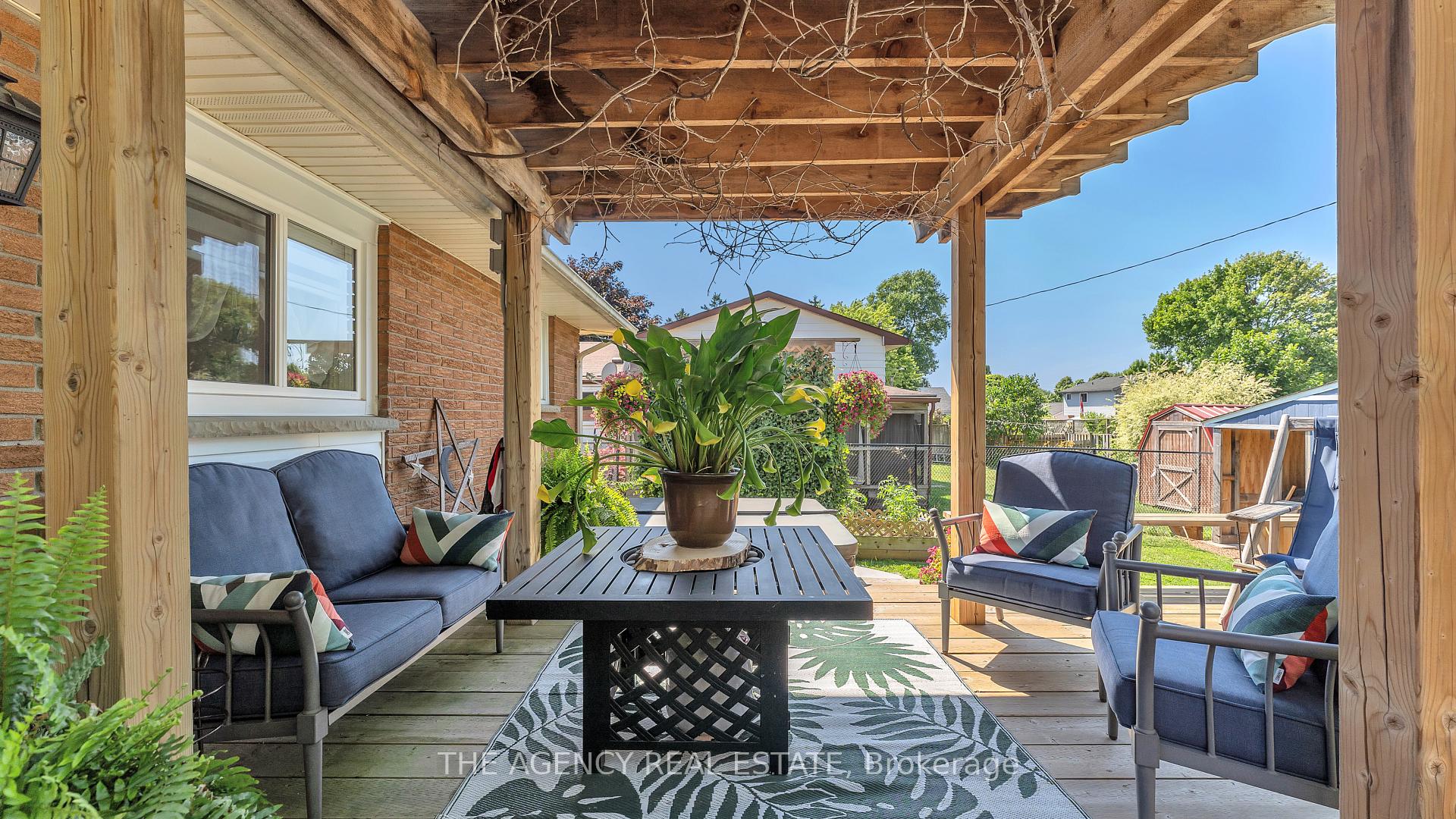 Photo 26 of 4 Applewood Crescent, St. Thomas — HOMEH