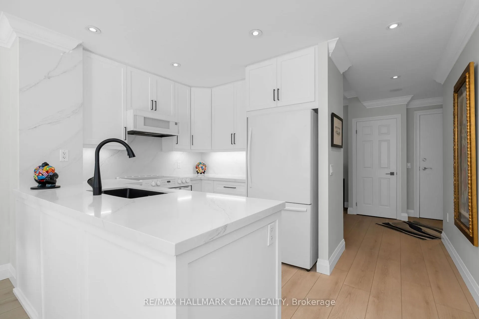 Photo 9 of Unit 1205, 6 Toronto Street, Barrie, City Centre — HOMEH