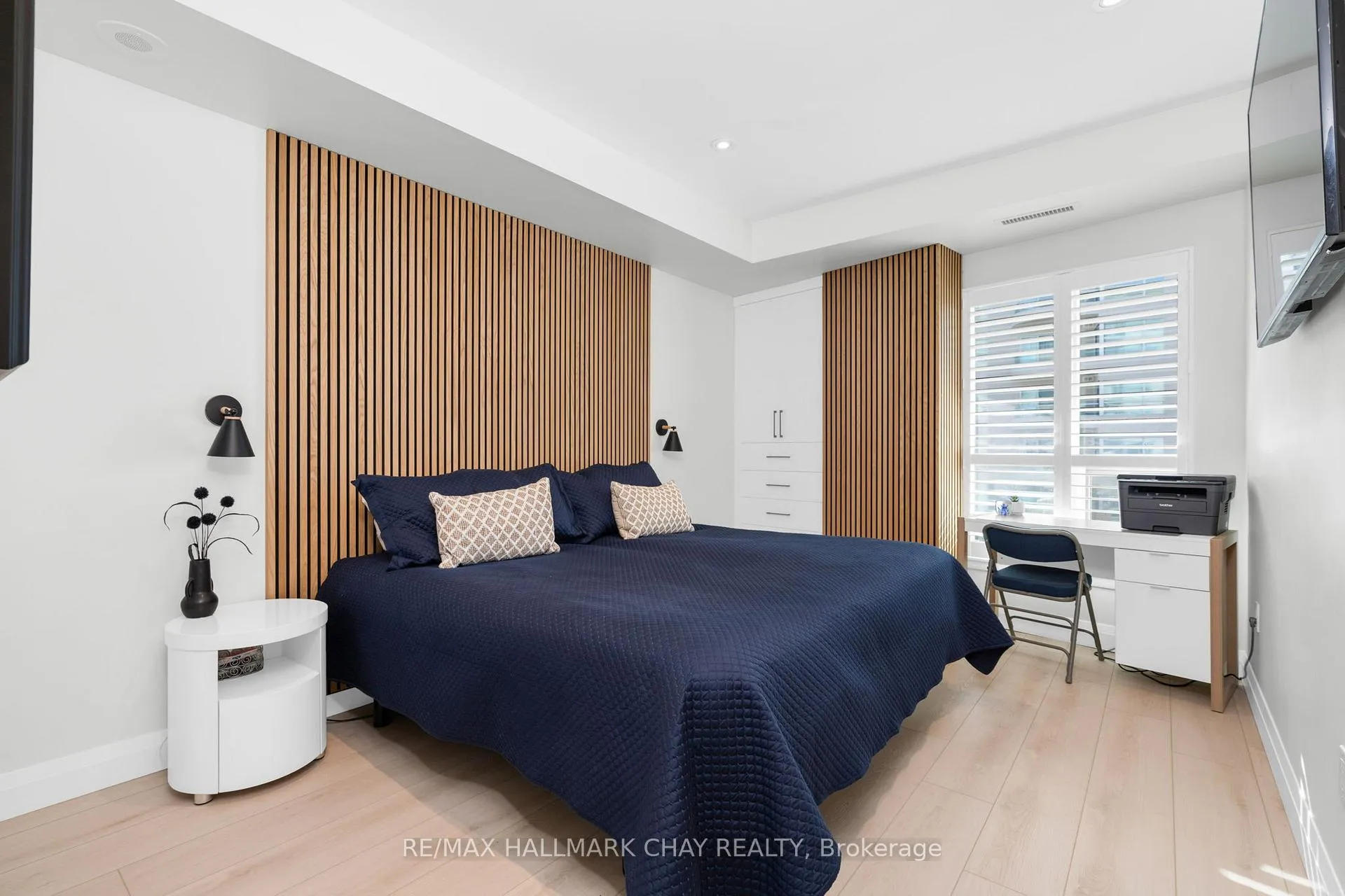 Photo 17 of Unit 1205, 6 Toronto Street, Barrie, City Centre — HOMEH