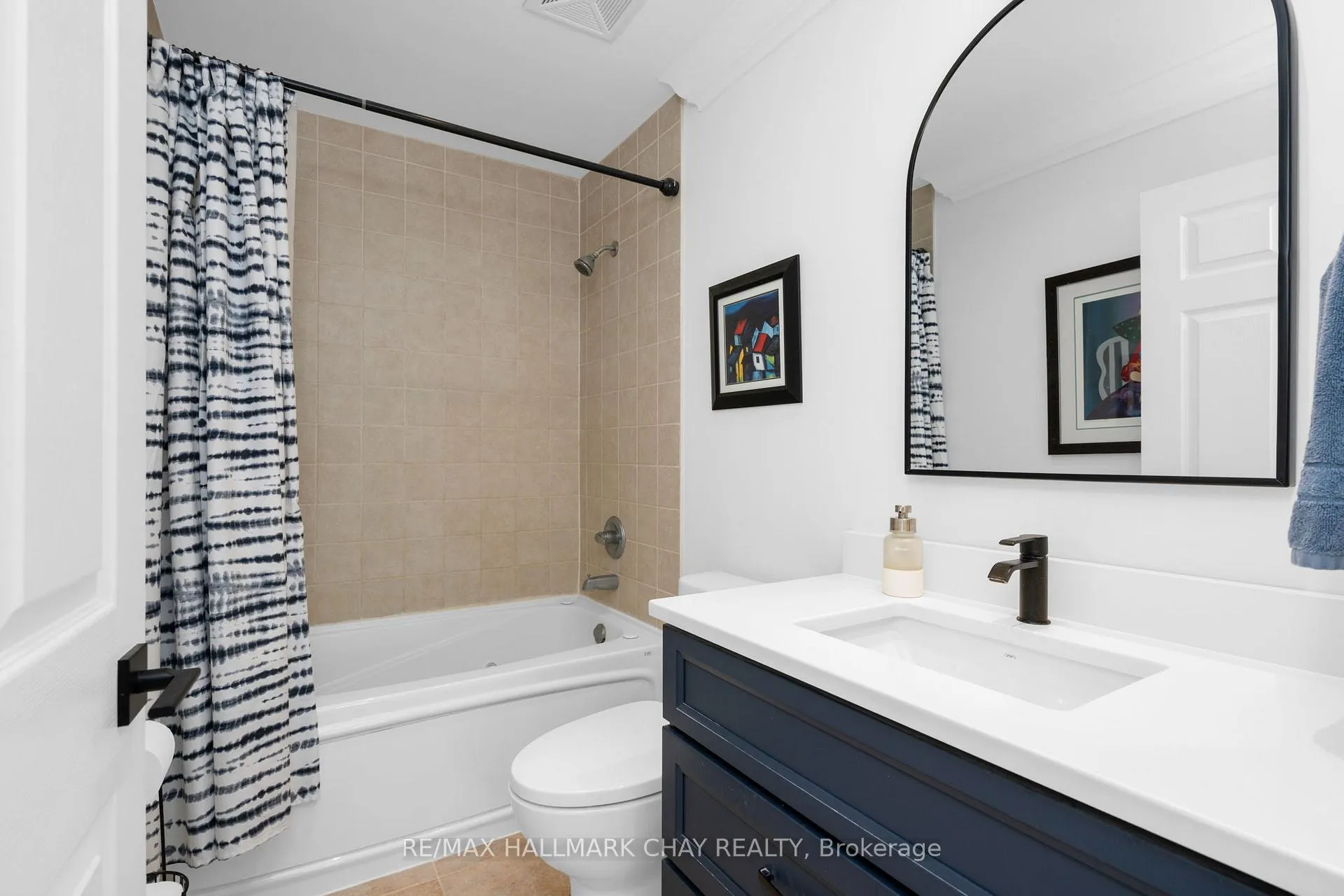 Photo 19 of Unit 1205, 6 Toronto Street, Barrie, City Centre — HOMEH