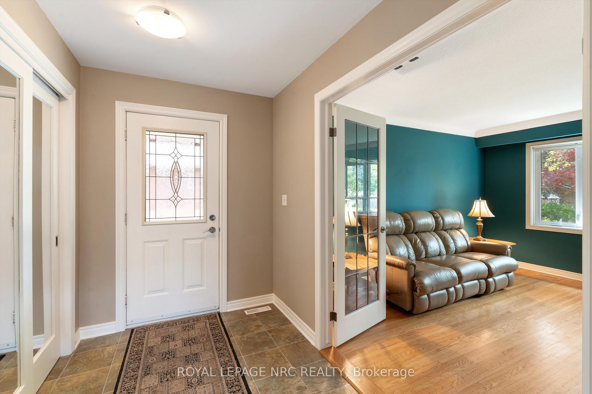 Photo 7 of 533 Vine Street, St. Catharines, Vine/Linwell — HOMEH