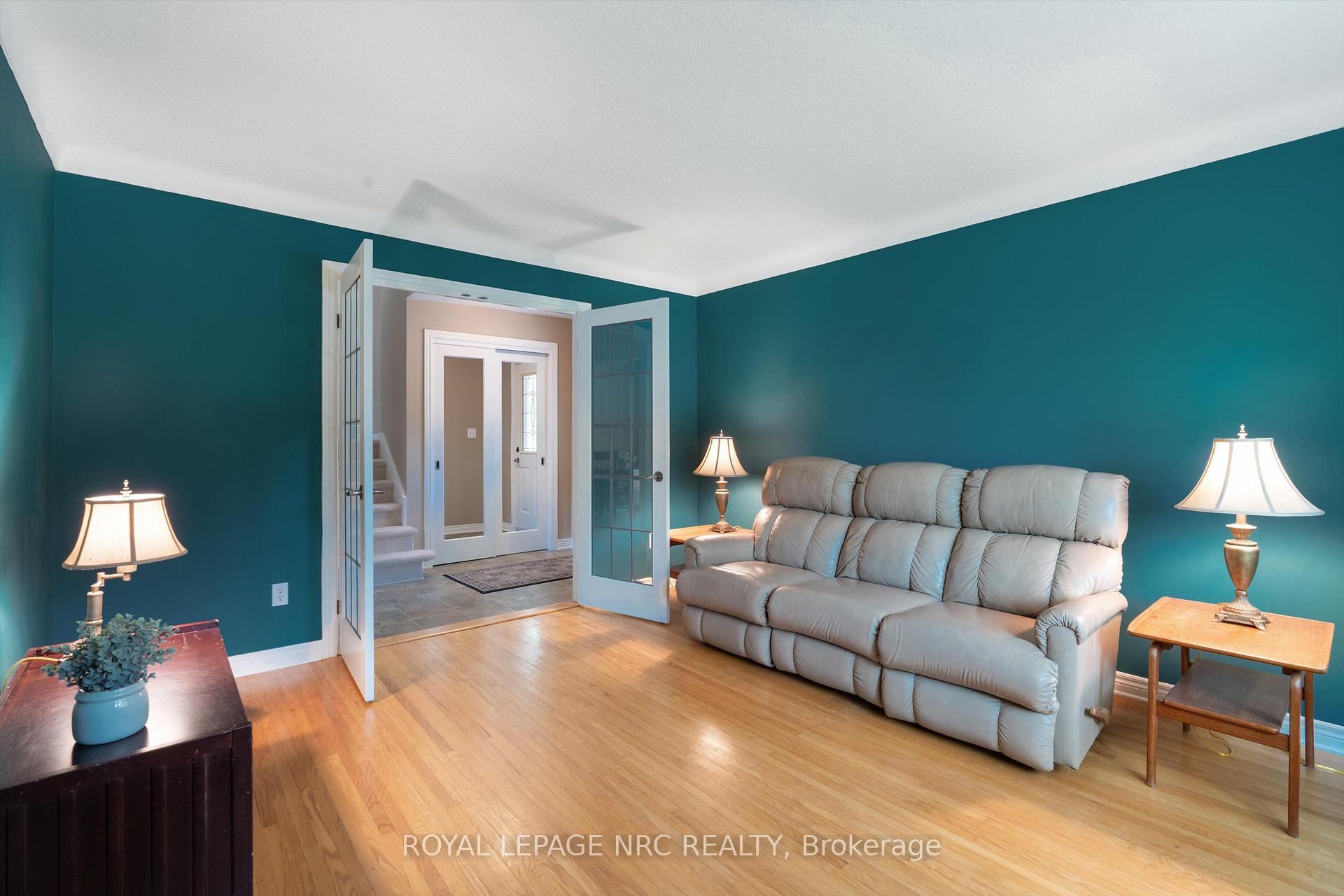 Photo 9 of 533 Vine Street, St. Catharines, Vine/Linwell — HOMEH