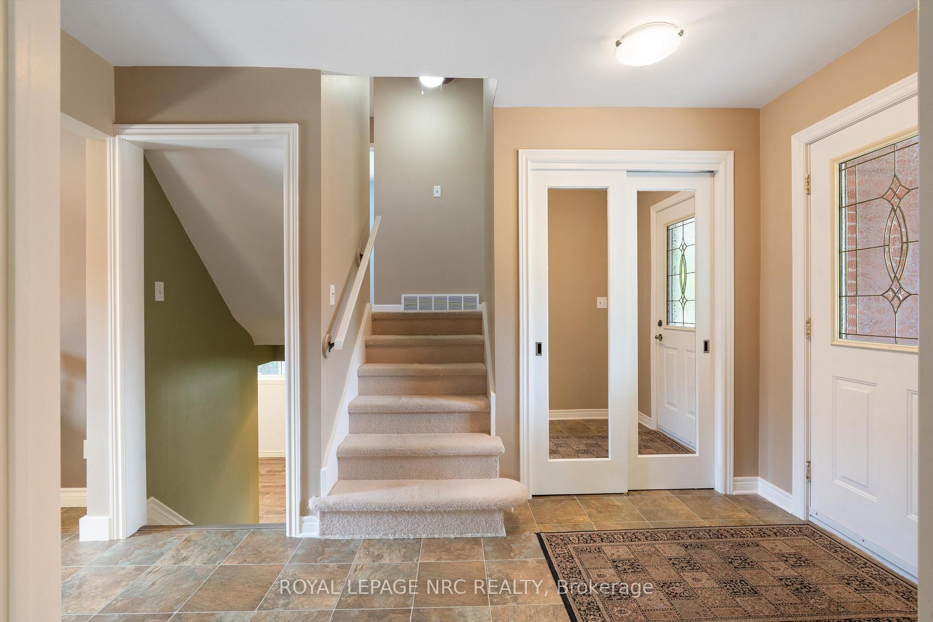 Photo 10 of 533 Vine Street, St. Catharines, Vine/Linwell — HOMEH