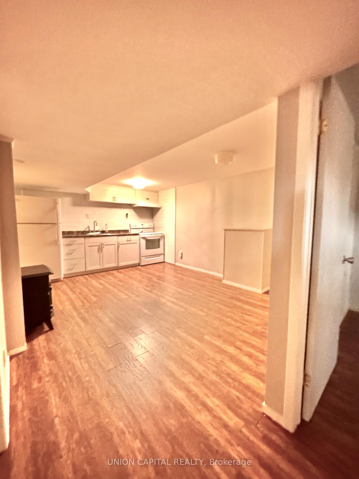 Photo 4 of Unit BMST, 159 Linwell Road, St. Catharines, Lakeport — HOMEH