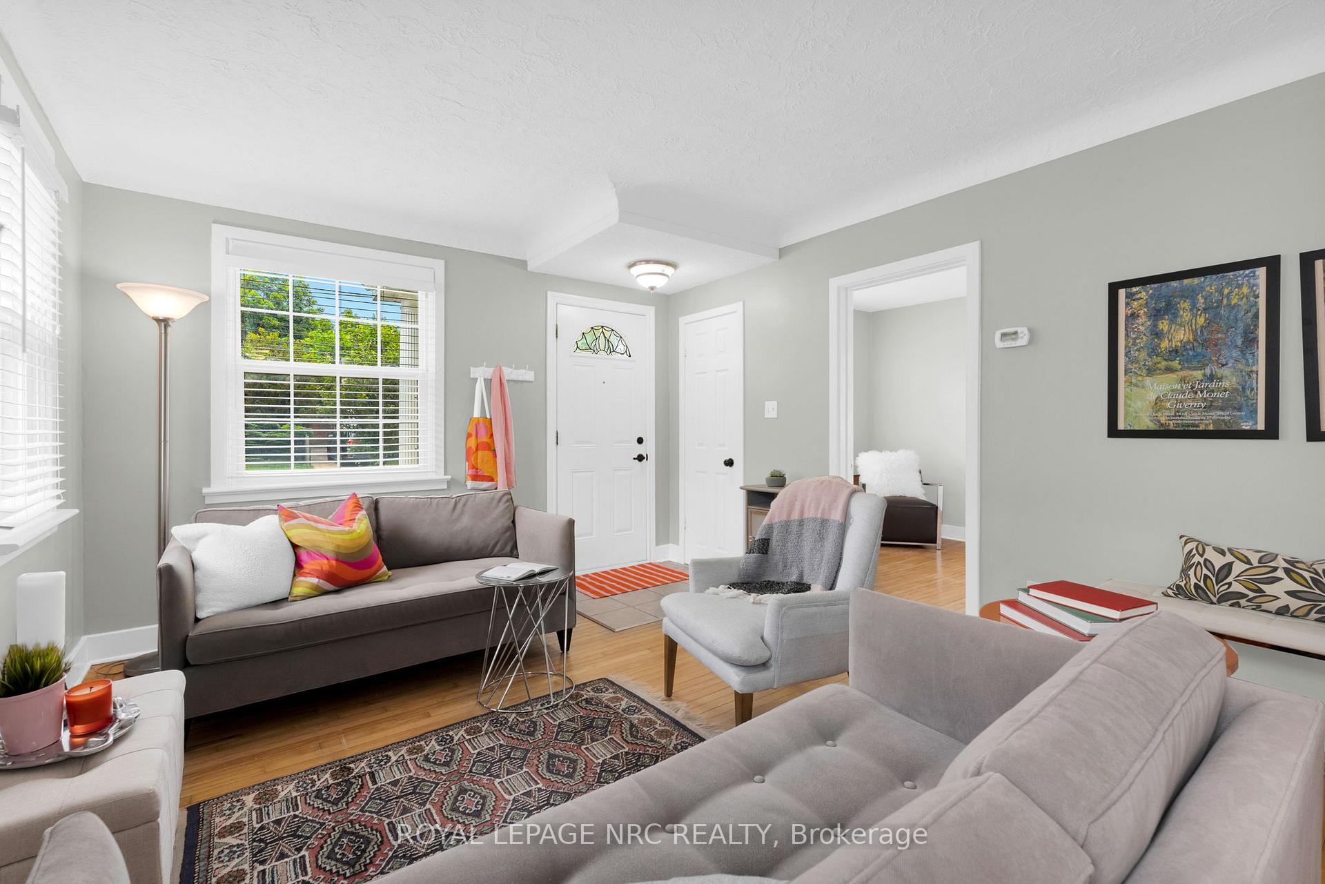 Photo 23 of 44 Pinecrest Avenue, St. Catharines, Burleigh Hill — HOMEH