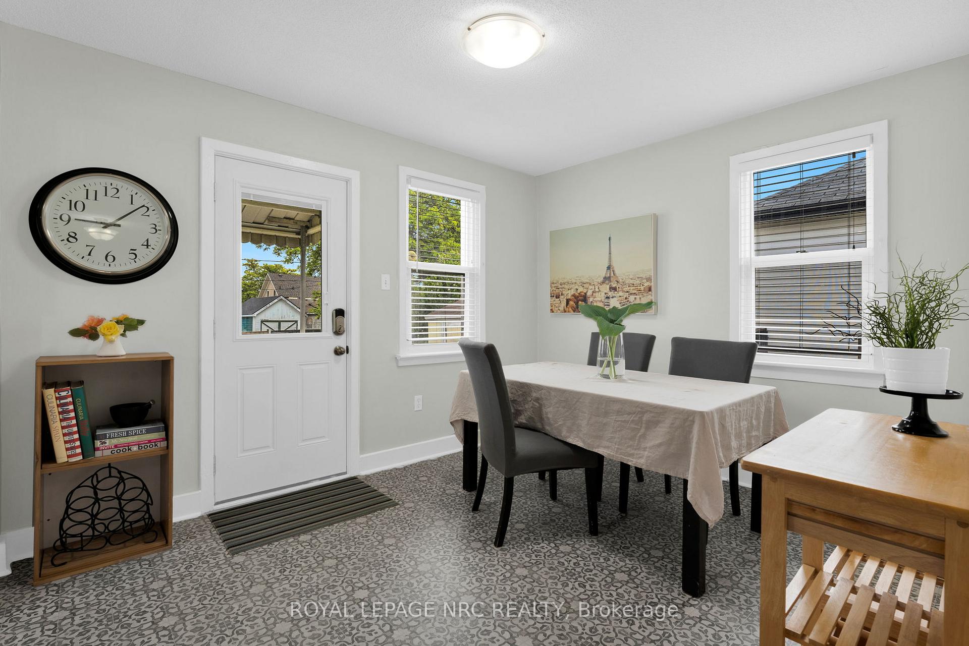 Photo 33 of 44 Pinecrest Avenue, St. Catharines, Burleigh Hill — HOMEH