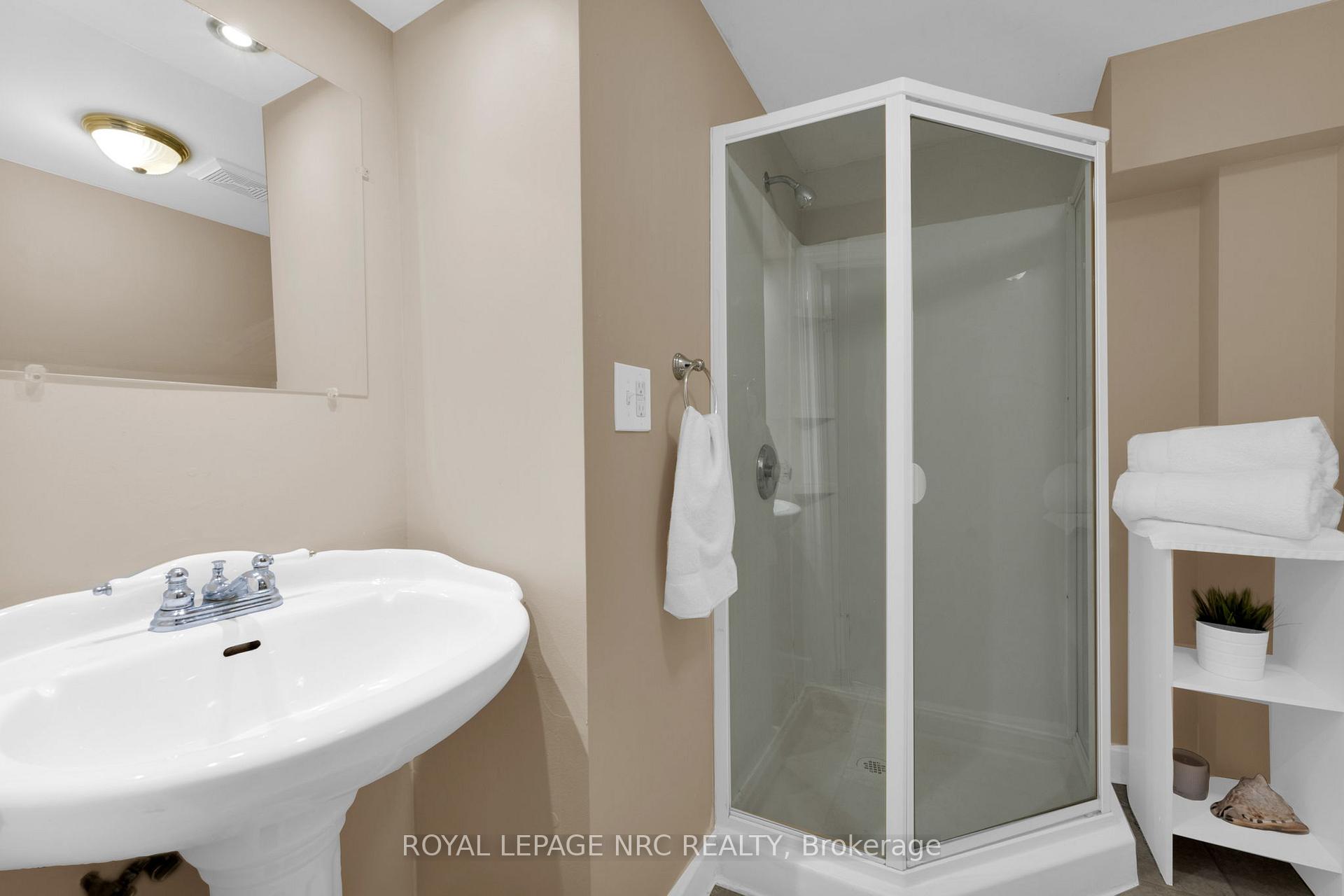 Photo 45 of 44 Pinecrest Avenue, St. Catharines, Burleigh Hill — HOMEH