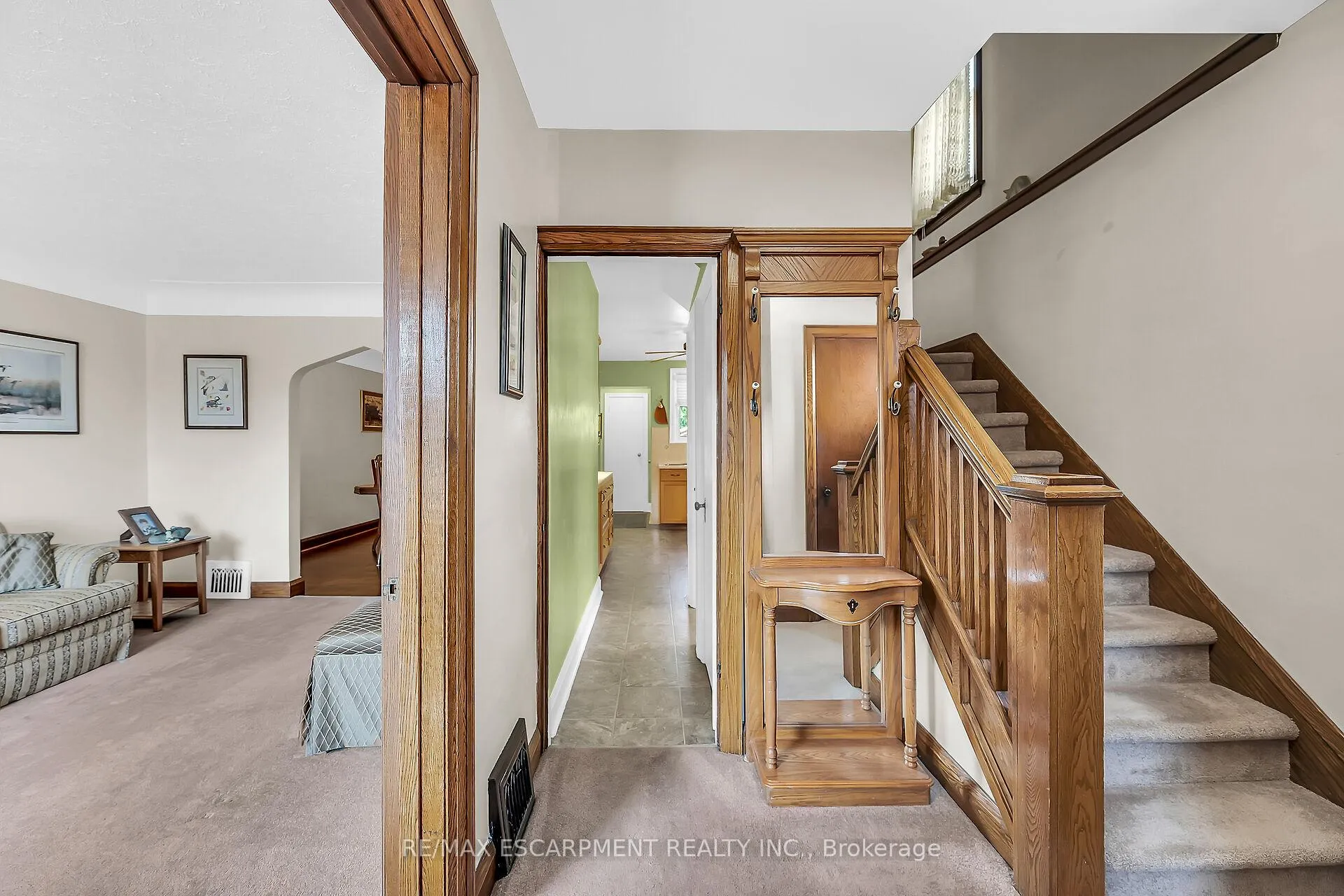 Photo 4 of 274 Ottawa Street S, Hamilton, Delta — HOMEH