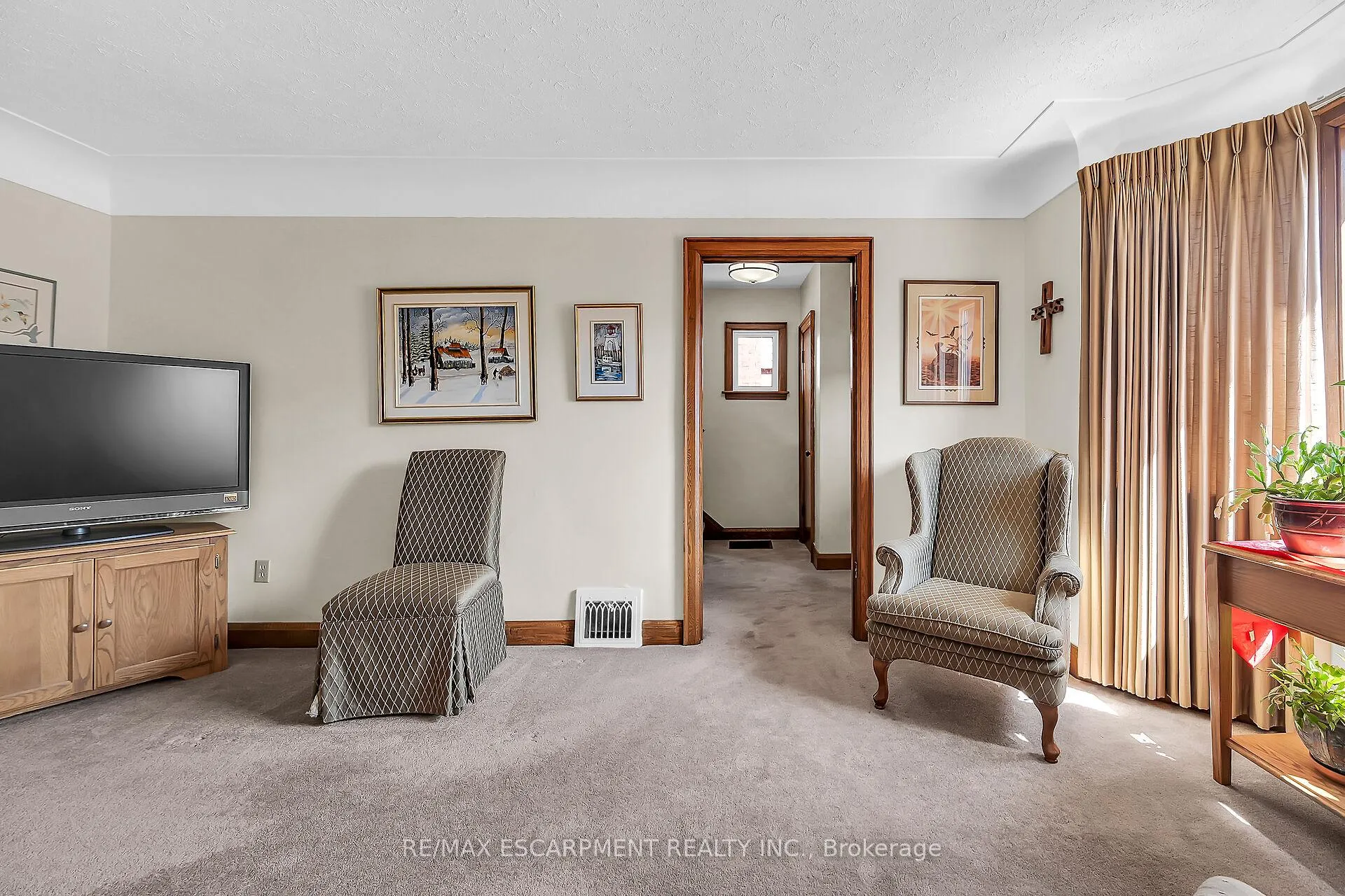 Photo 8 of 274 Ottawa Street S, Hamilton, Delta — HOMEH