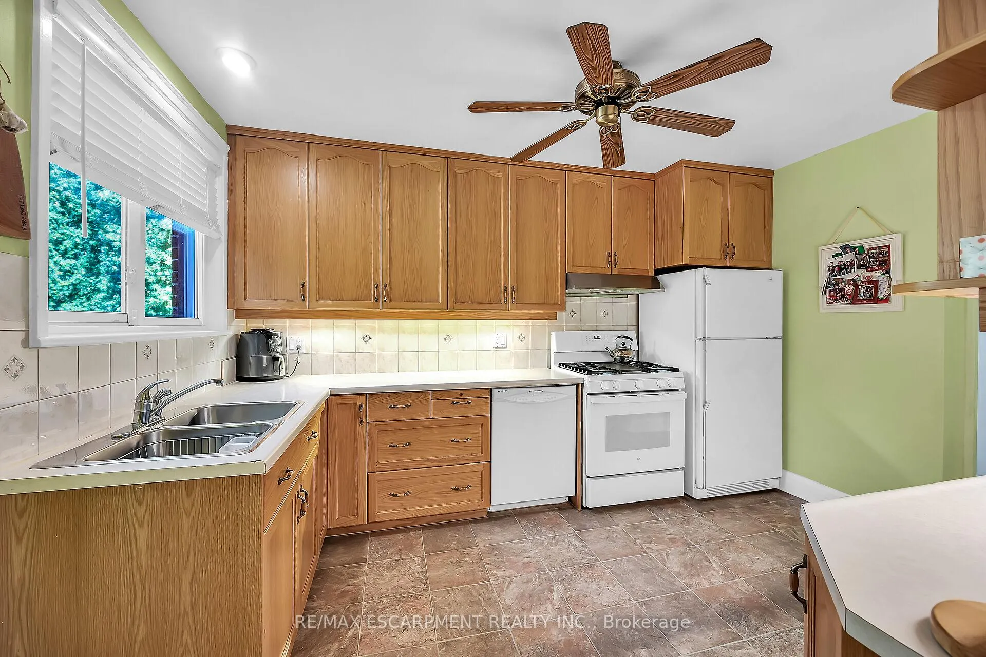 Photo 14 of 274 Ottawa Street S, Hamilton, Delta — HOMEH