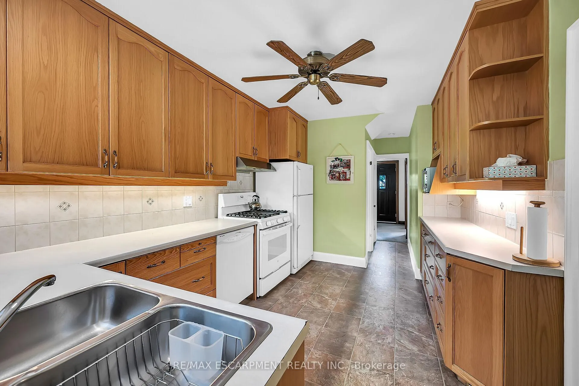 Photo 15 of 274 Ottawa Street S, Hamilton, Delta — HOMEH