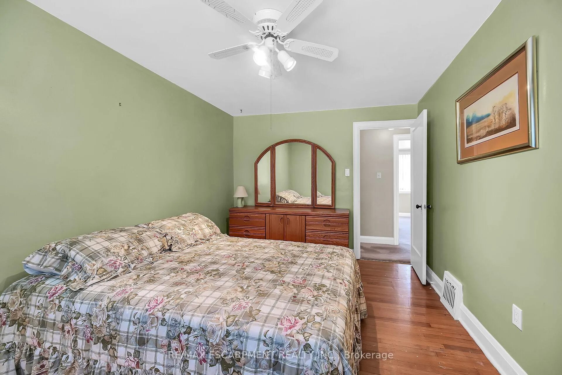 Photo 25 of 274 Ottawa Street S, Hamilton, Delta — HOMEH
