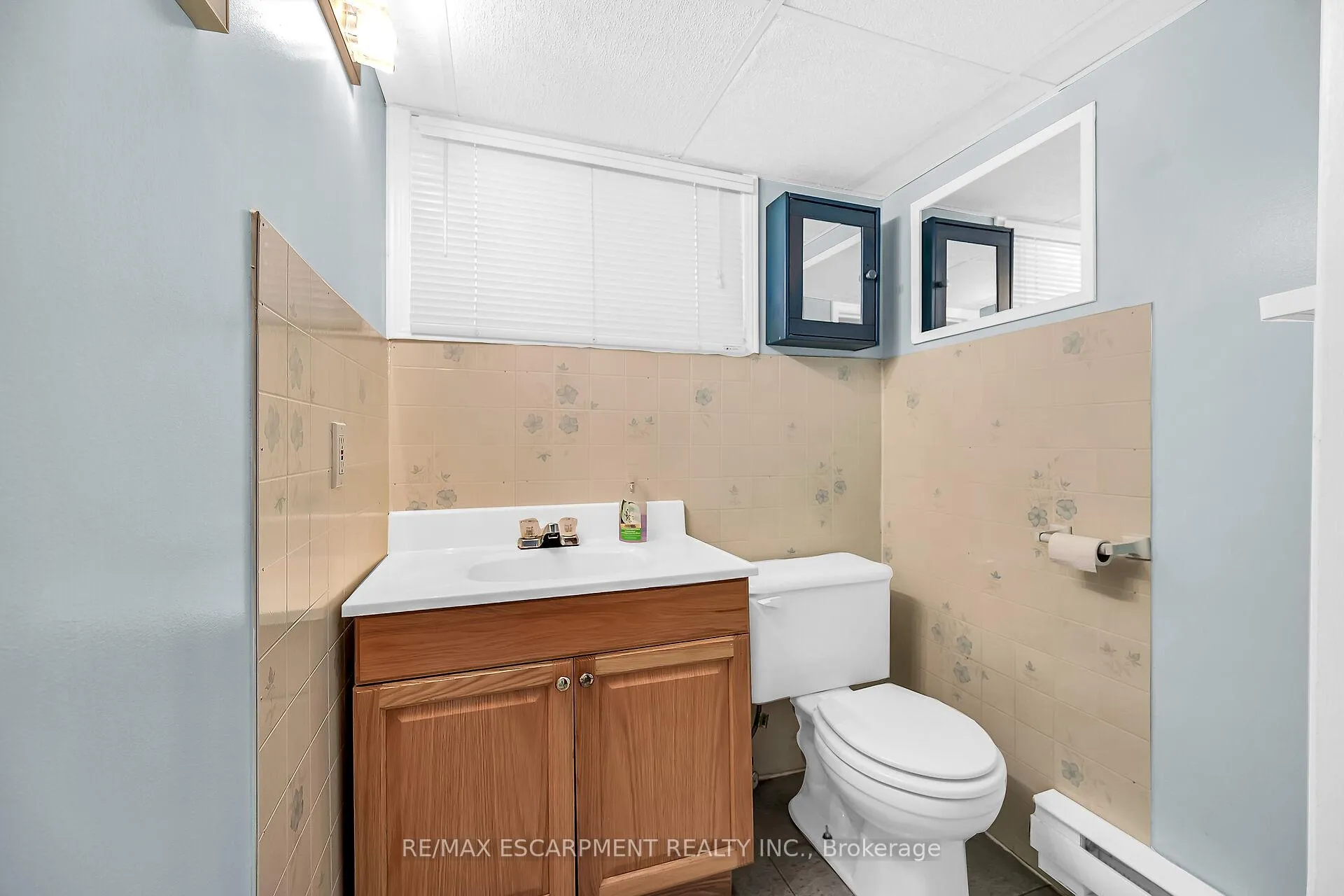 Photo 38 of 274 Ottawa Street S, Hamilton, Delta — HOMEH