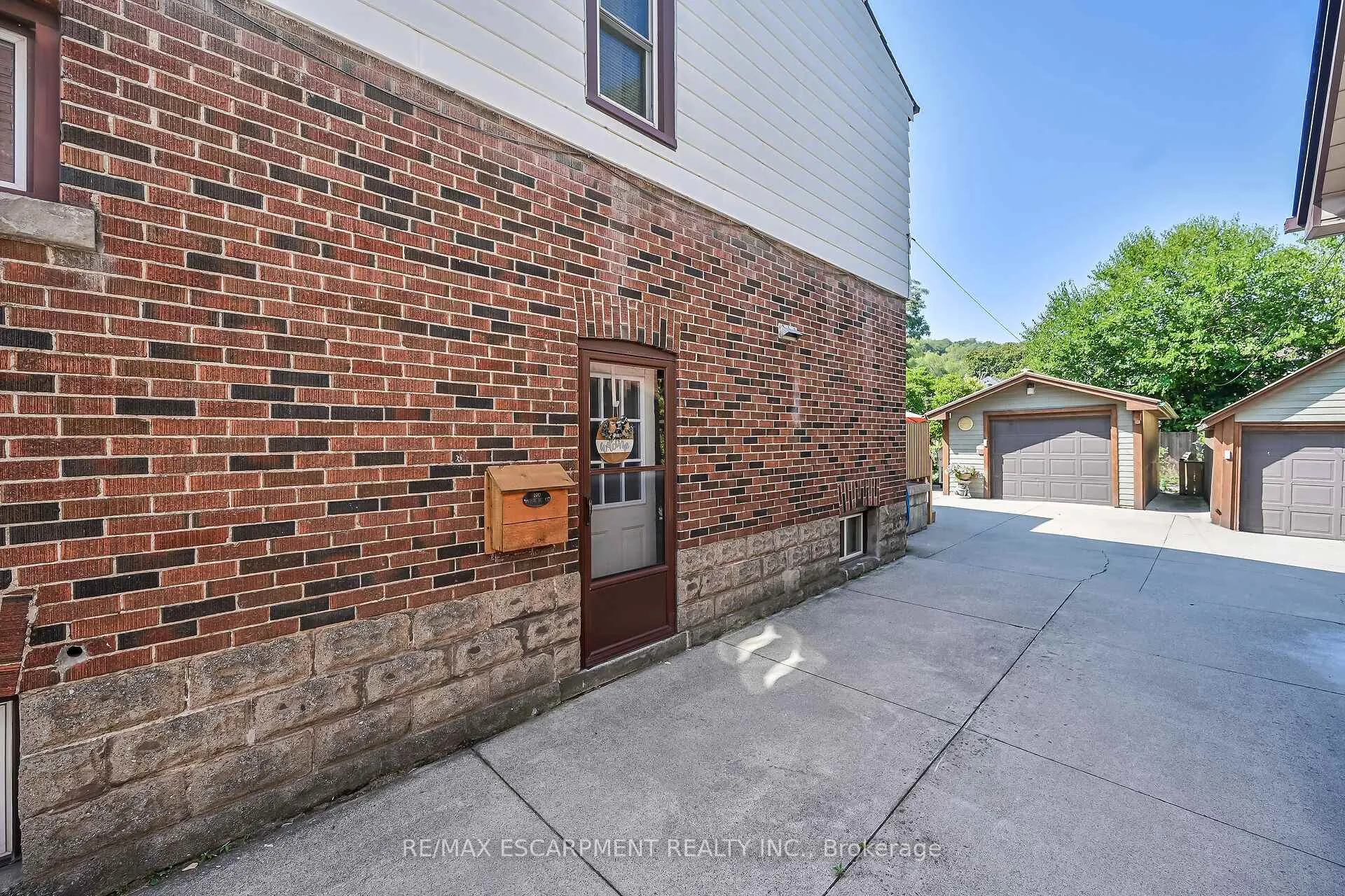 Photo 39 of 274 Ottawa Street S, Hamilton, Delta — HOMEH