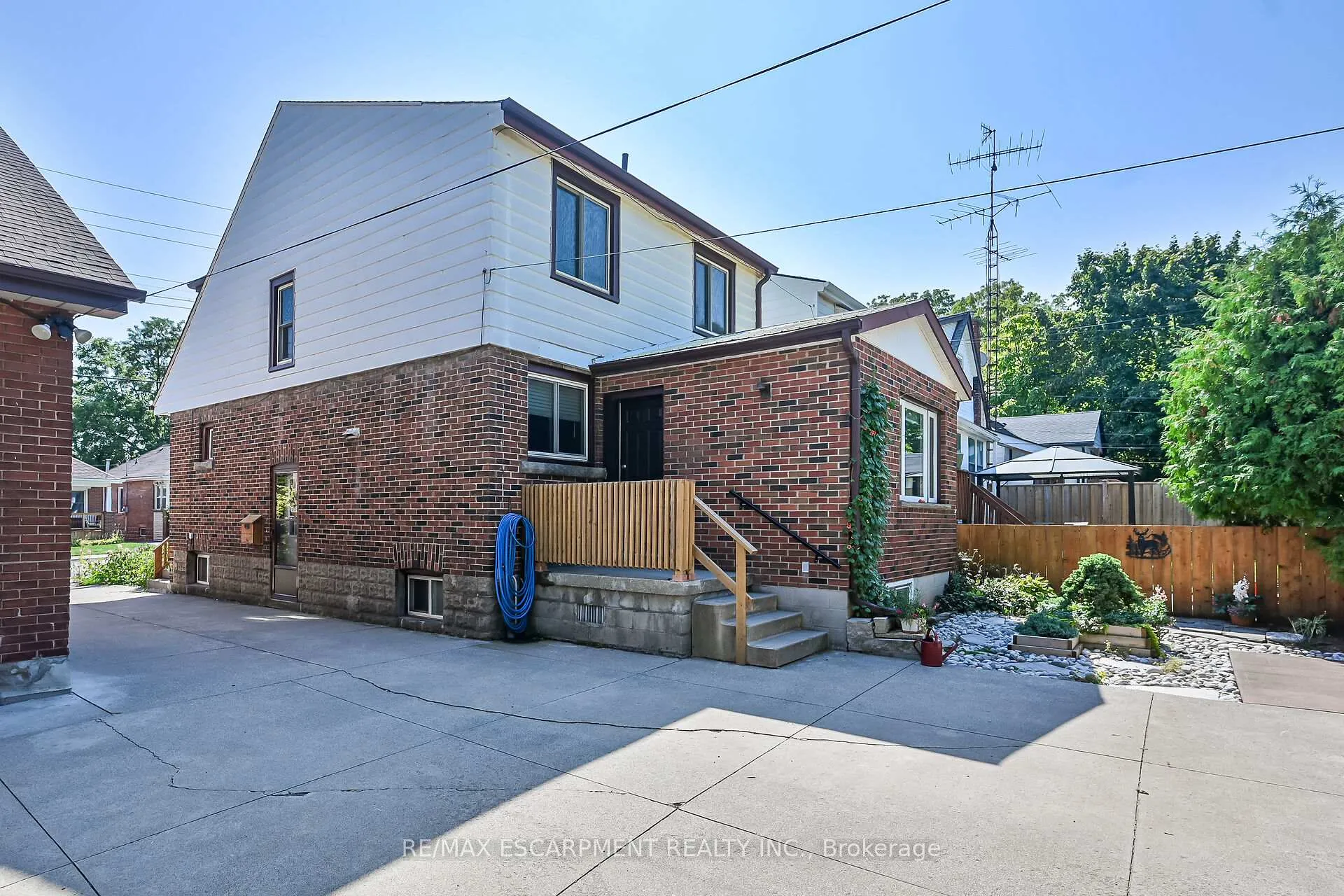 Photo 41 of 274 Ottawa Street S, Hamilton, Delta — HOMEH