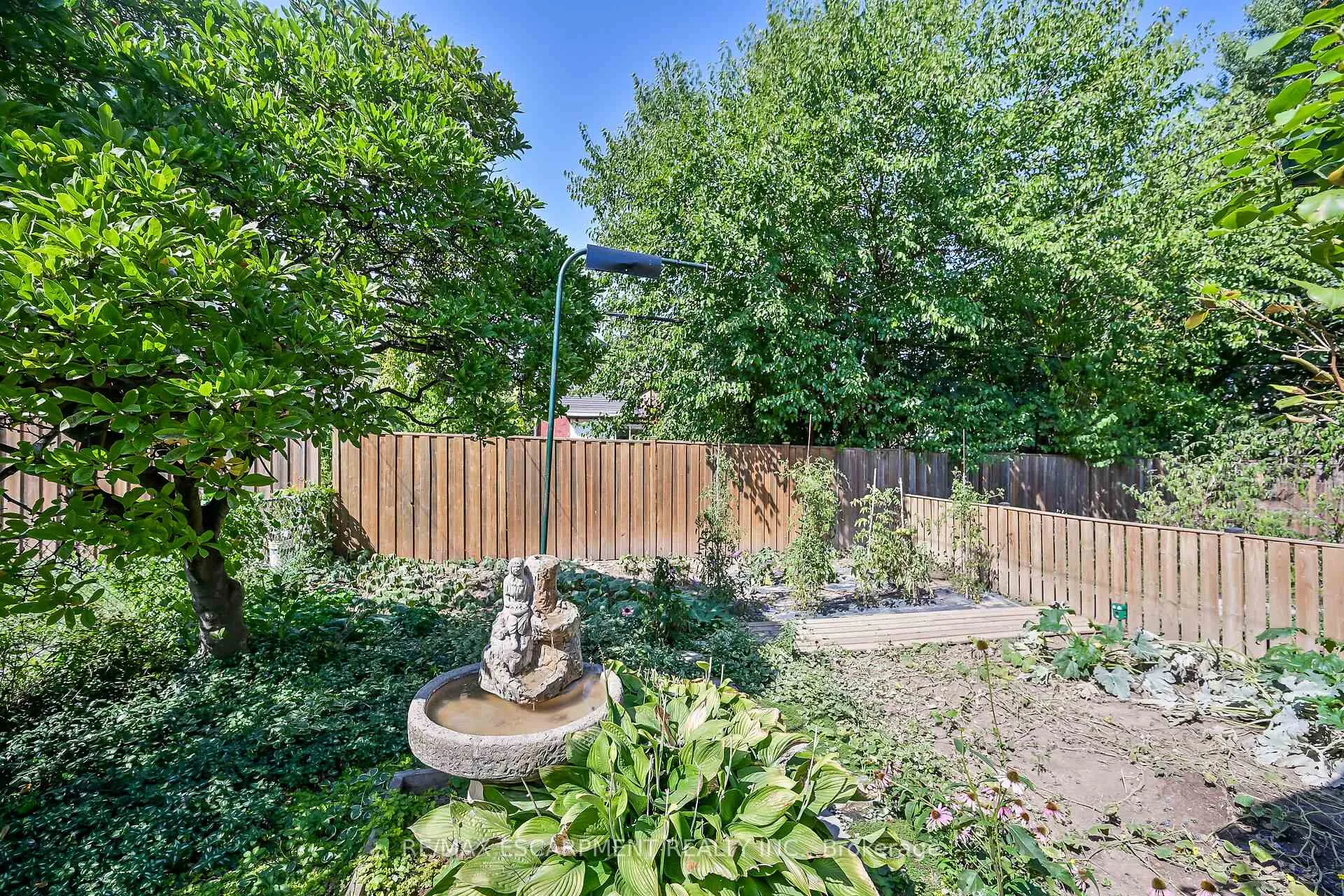Photo 45 of 274 Ottawa Street S, Hamilton, Delta — HOMEH