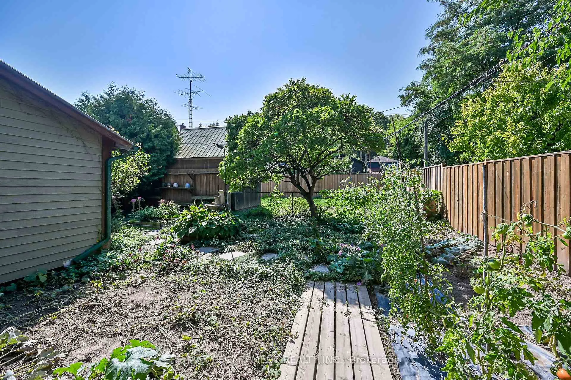 Photo 46 of 274 Ottawa Street S, Hamilton, Delta — HOMEH