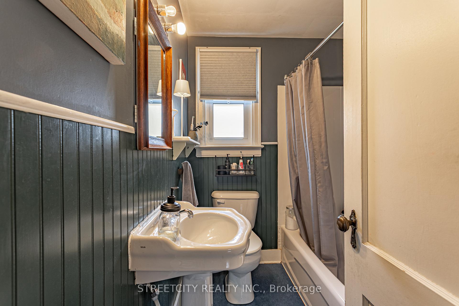 Photo 9 of 137 Erie Street, St. Thomas — HOMEH