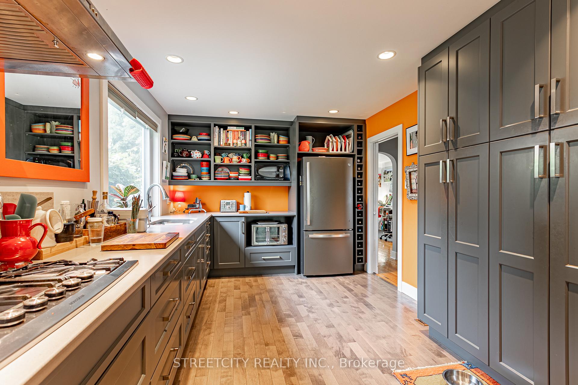 Photo 13 of 137 Erie Street, St. Thomas — HOMEH