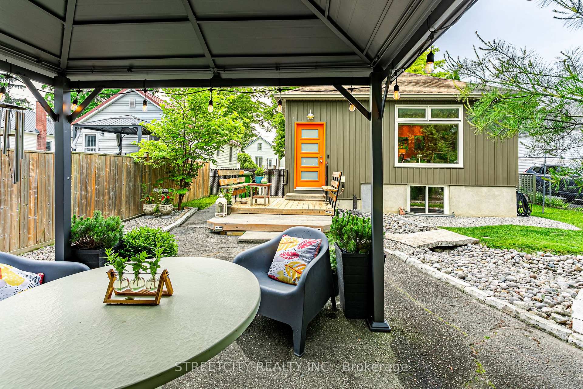 Photo 25 of 137 Erie Street, St. Thomas — HOMEH