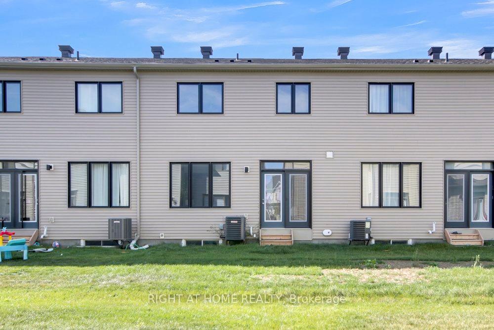 Photo 44 of 738 Quilter Row, Ottawa, Goulbourn Twp From Franktown Rd/South To Rideau — HOMEH