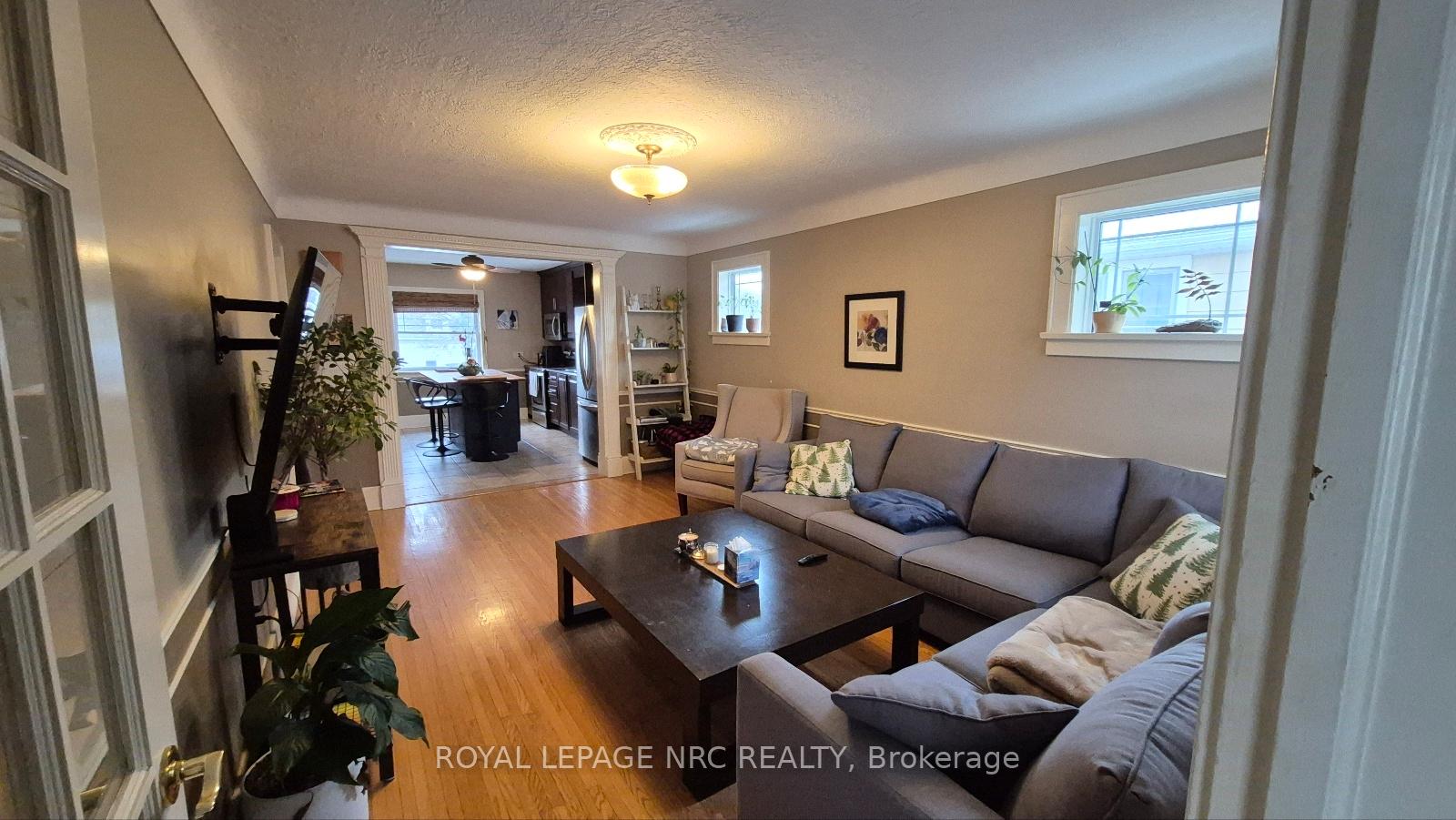 Photo 4 of 38 Pinecrest Avenue, St. Catharines, Burleigh Hill — HOMEH