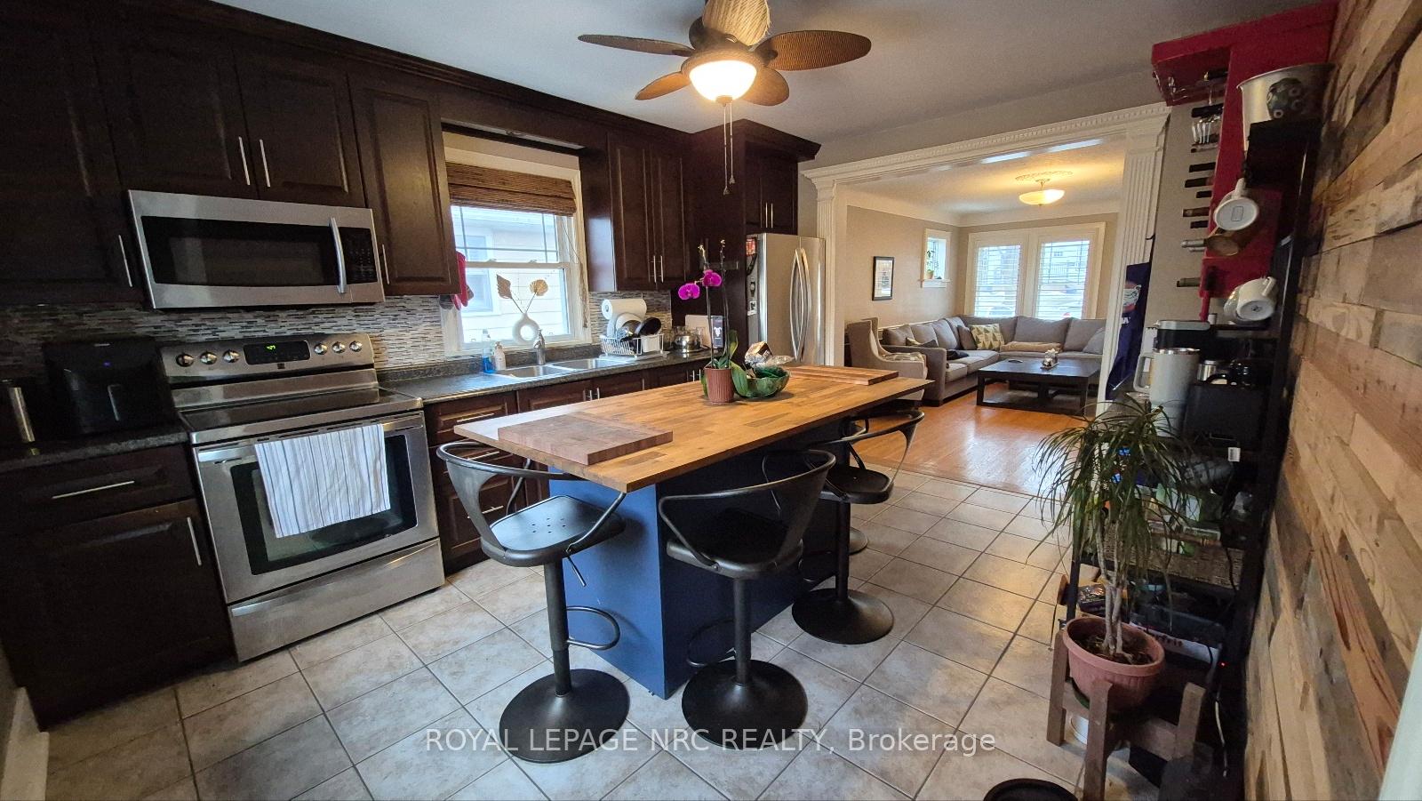 Photo 9 of 38 Pinecrest Avenue, St. Catharines, Burleigh Hill — HOMEH
